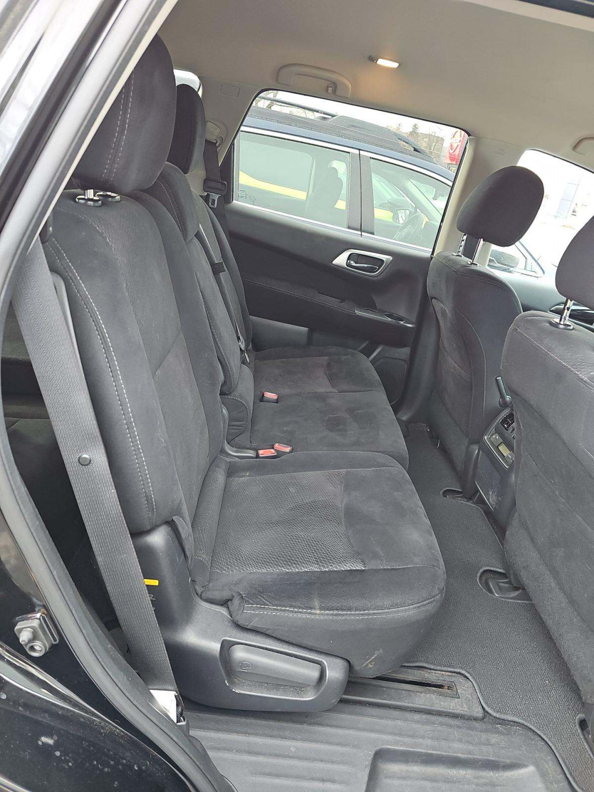 2015 Nissan Pathfinder SV AWD