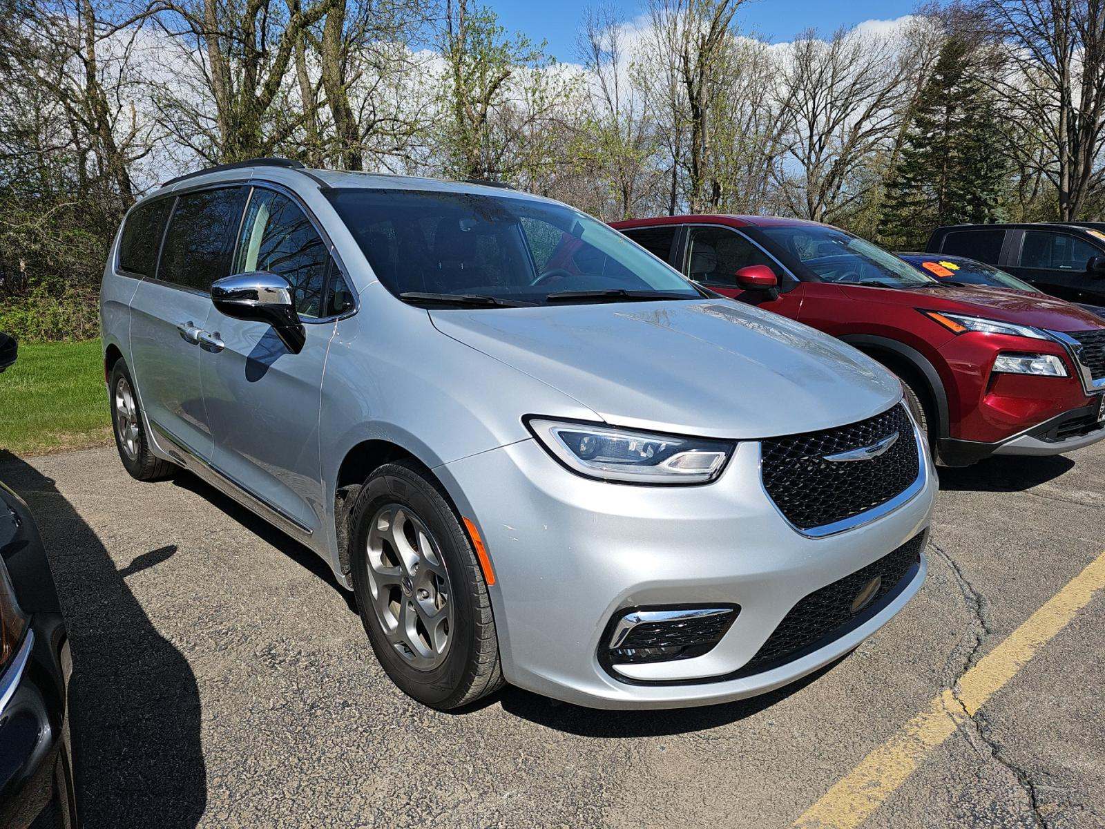 2023 Chrysler Pacifica Limited FWD