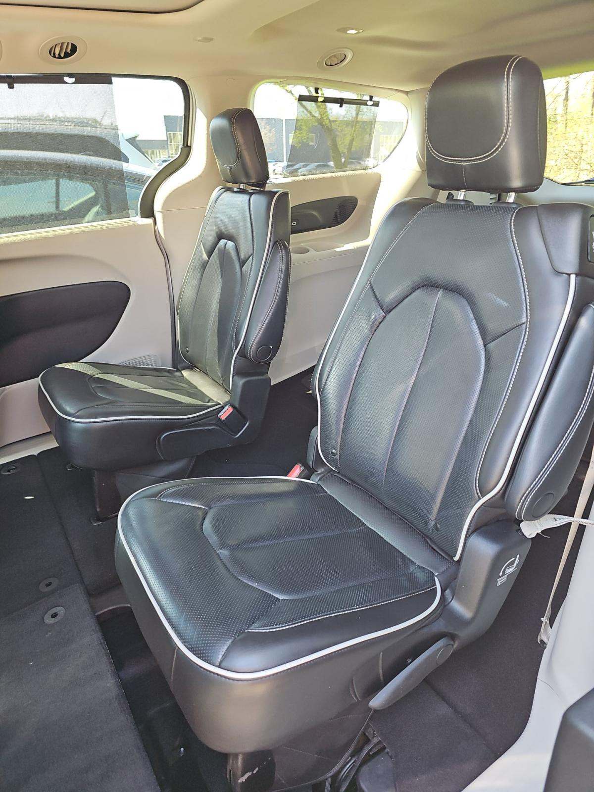 2023 Chrysler Pacifica Limited FWD