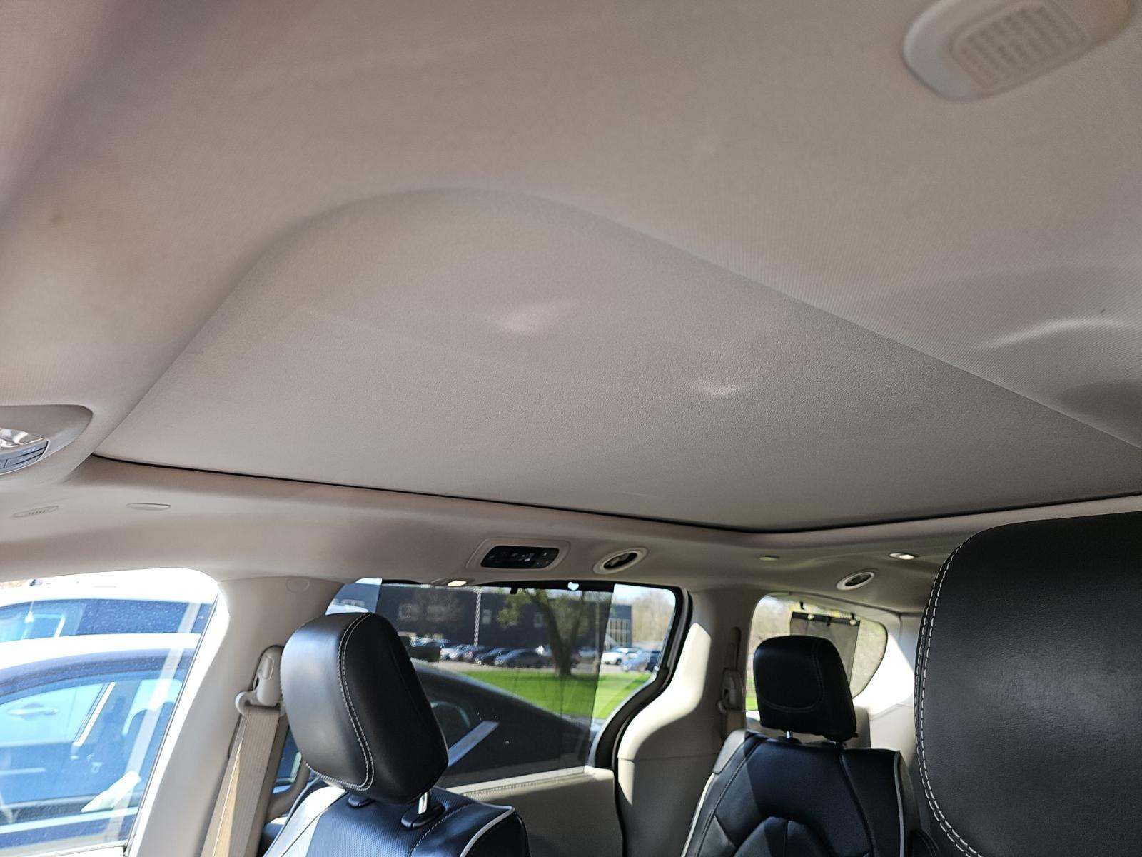 2023 Chrysler Pacifica Limited FWD