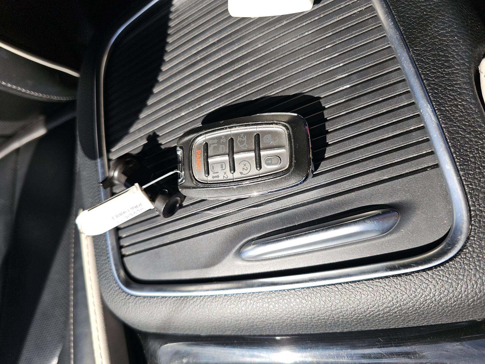 2023 Chrysler Pacifica Limited FWD
