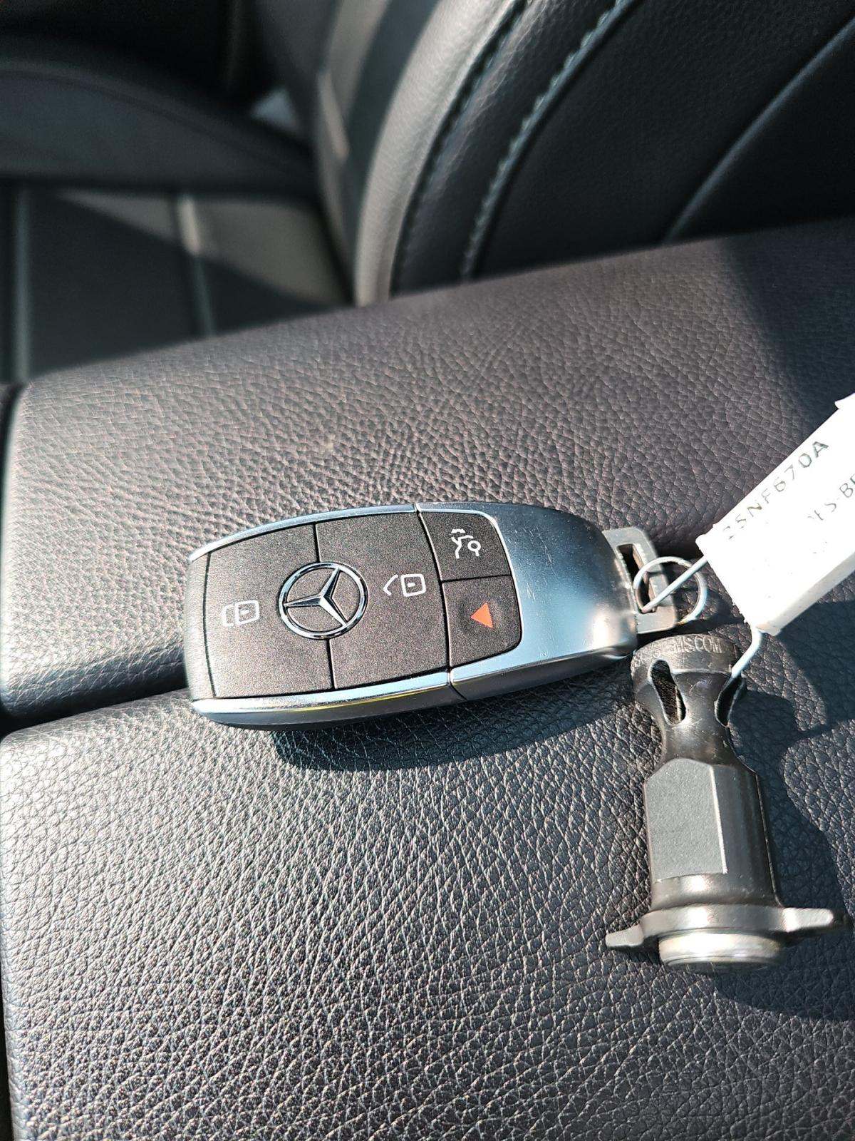 MERCEDES-BENZ GLS - 8