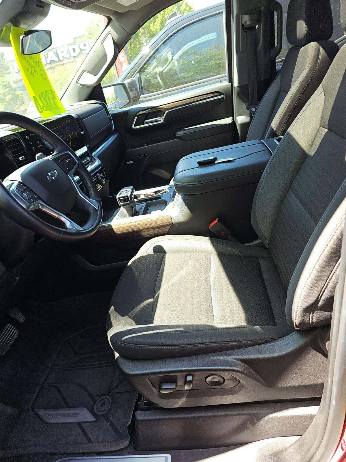 2024 Chevrolet Silverado 1500 RST AWD