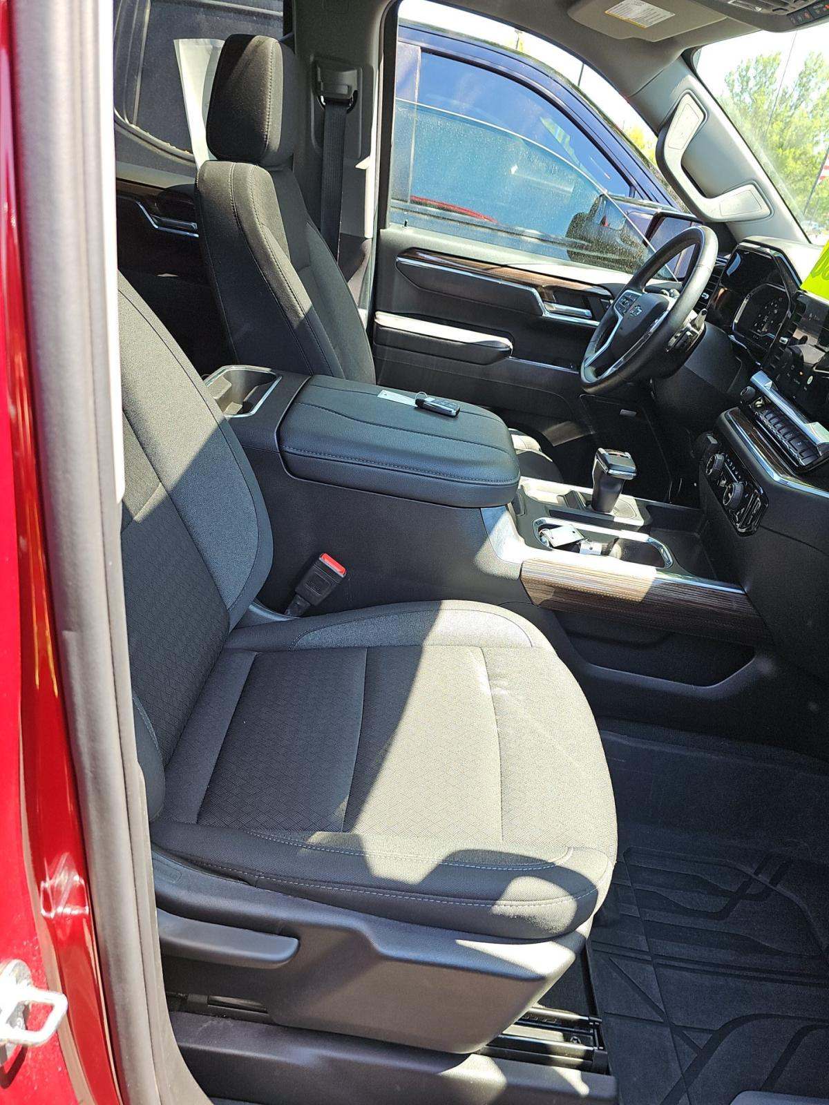 2024 Chevrolet Silverado 1500 RST AWD