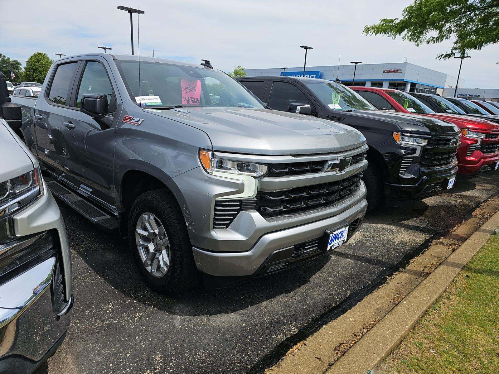 2025 Chevrolet Silverado 1500 RST AWD