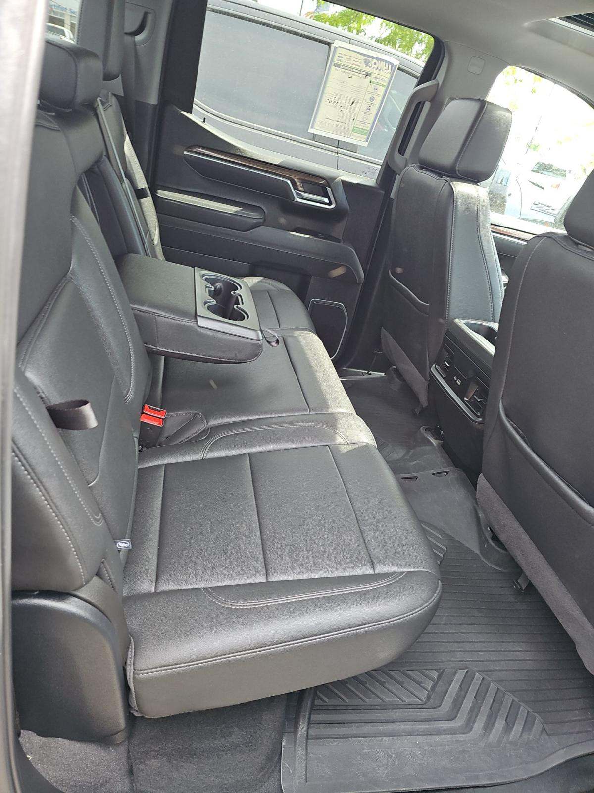 2025 Chevrolet Silverado 1500 RST AWD