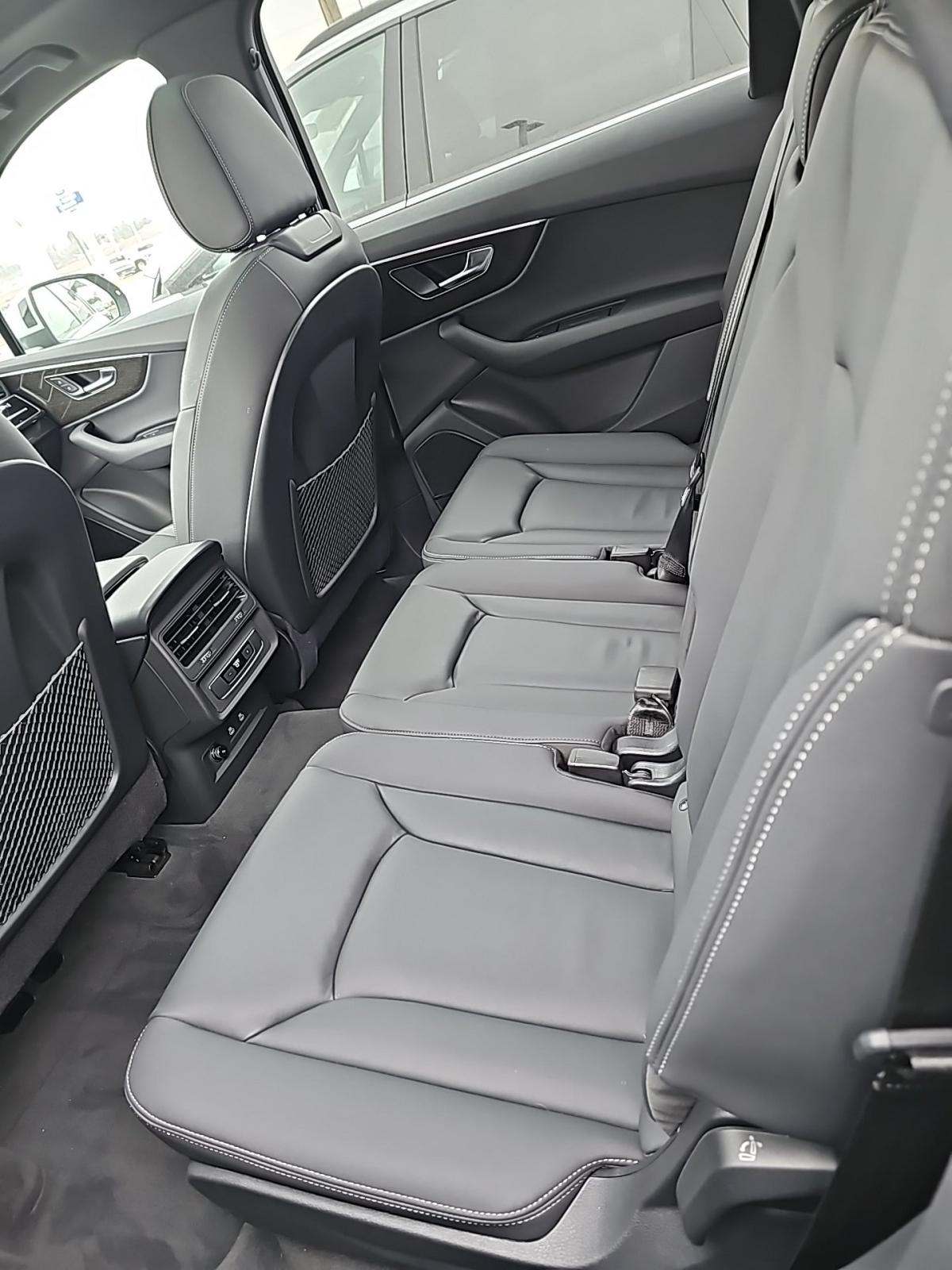 2025 Audi Q7 Premium AWD