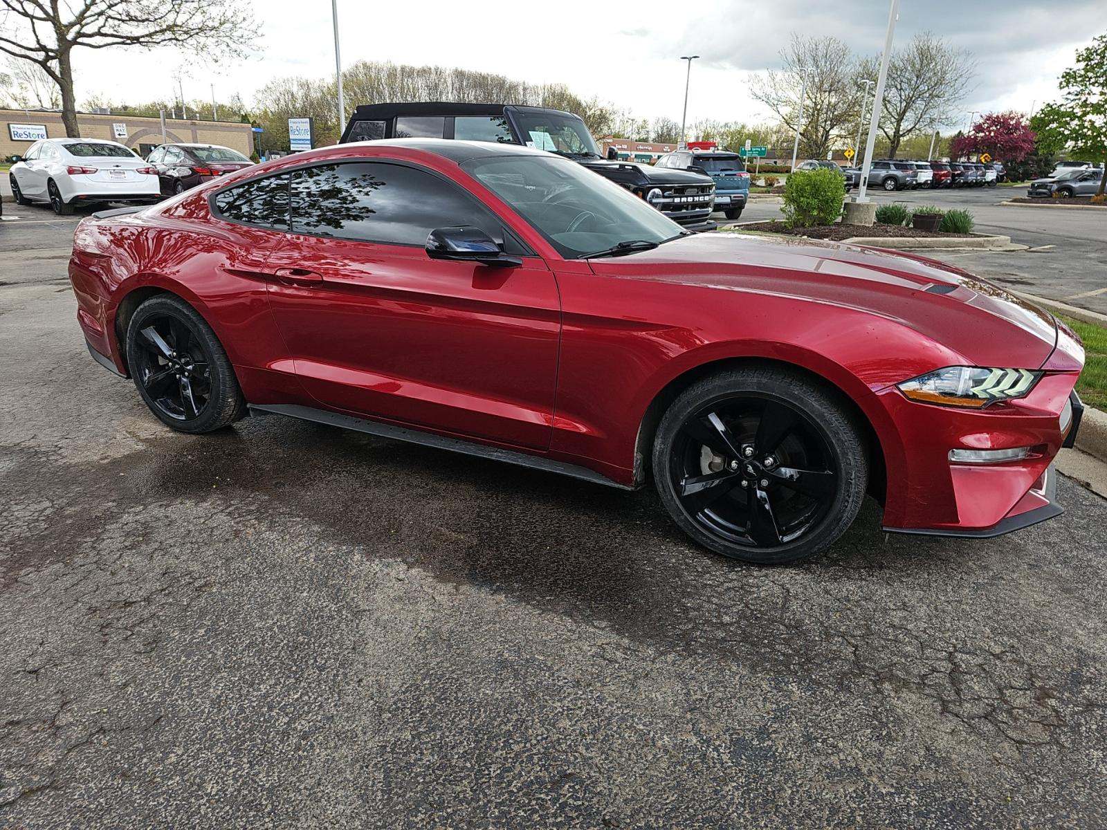 FORD MUSTANG - 4