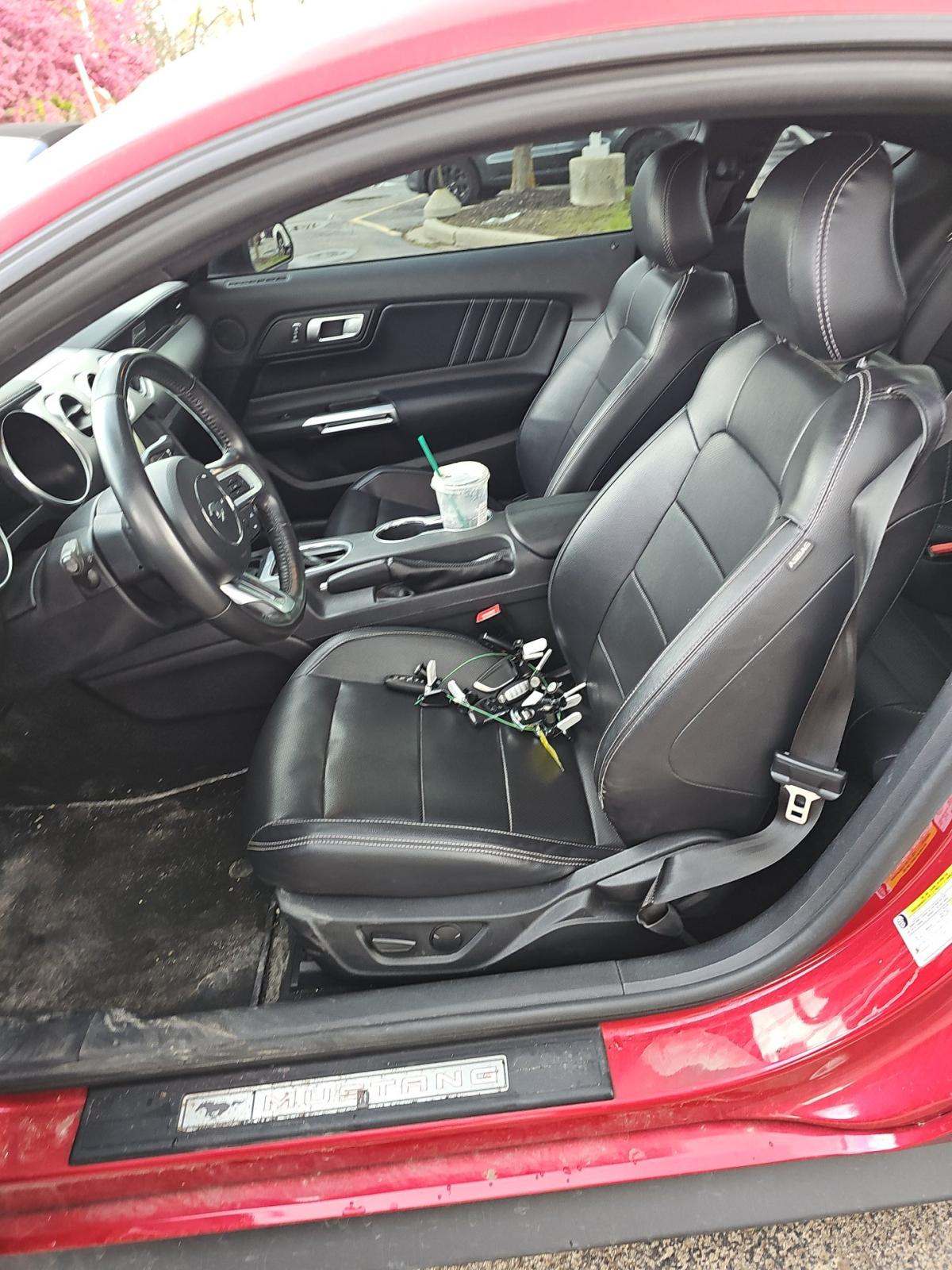 FORD MUSTANG - 6
