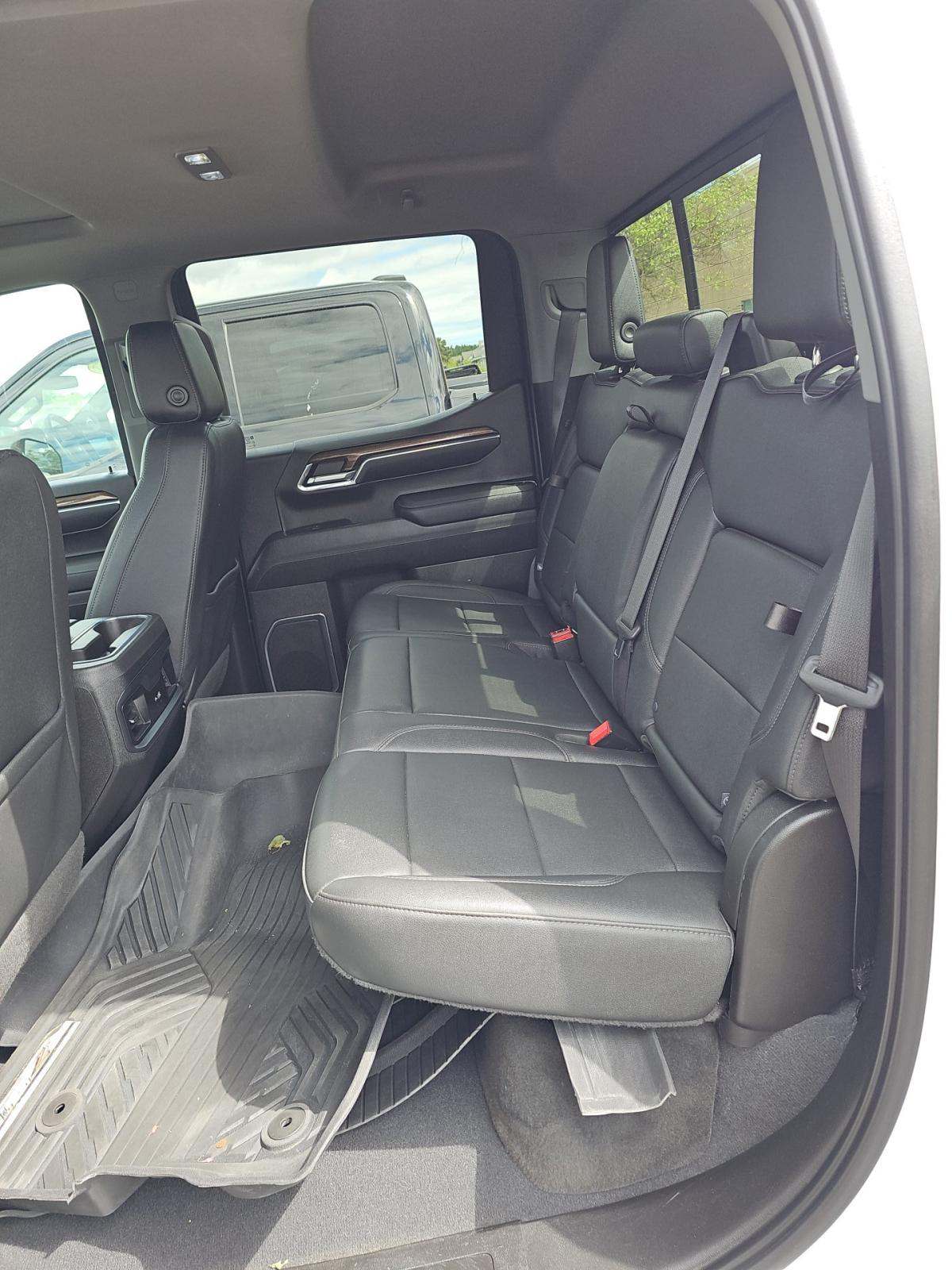 2023 Chevrolet Silverado 1500 RST AWD
