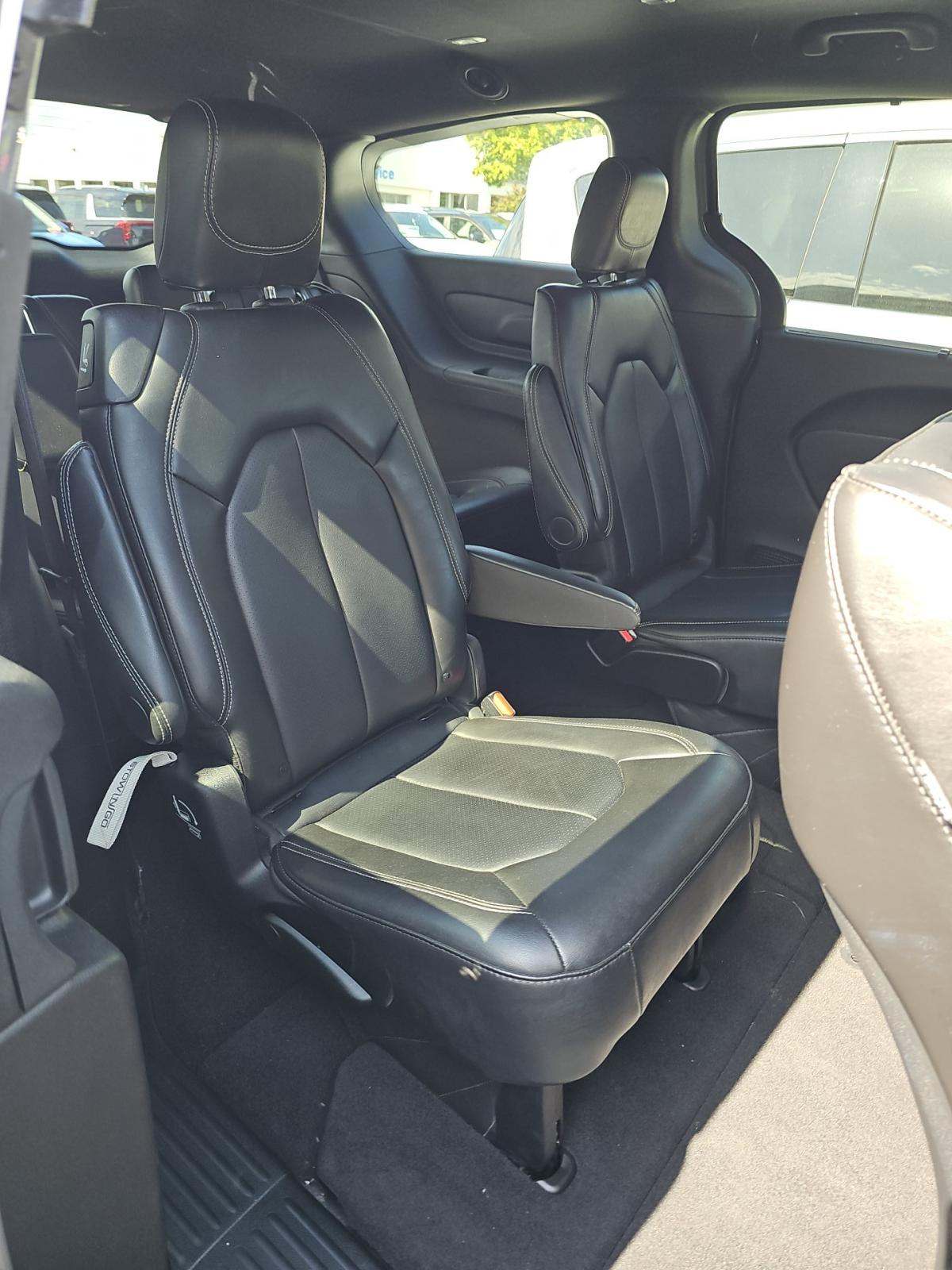 2025 Chrysler Pacifica Select FWD
