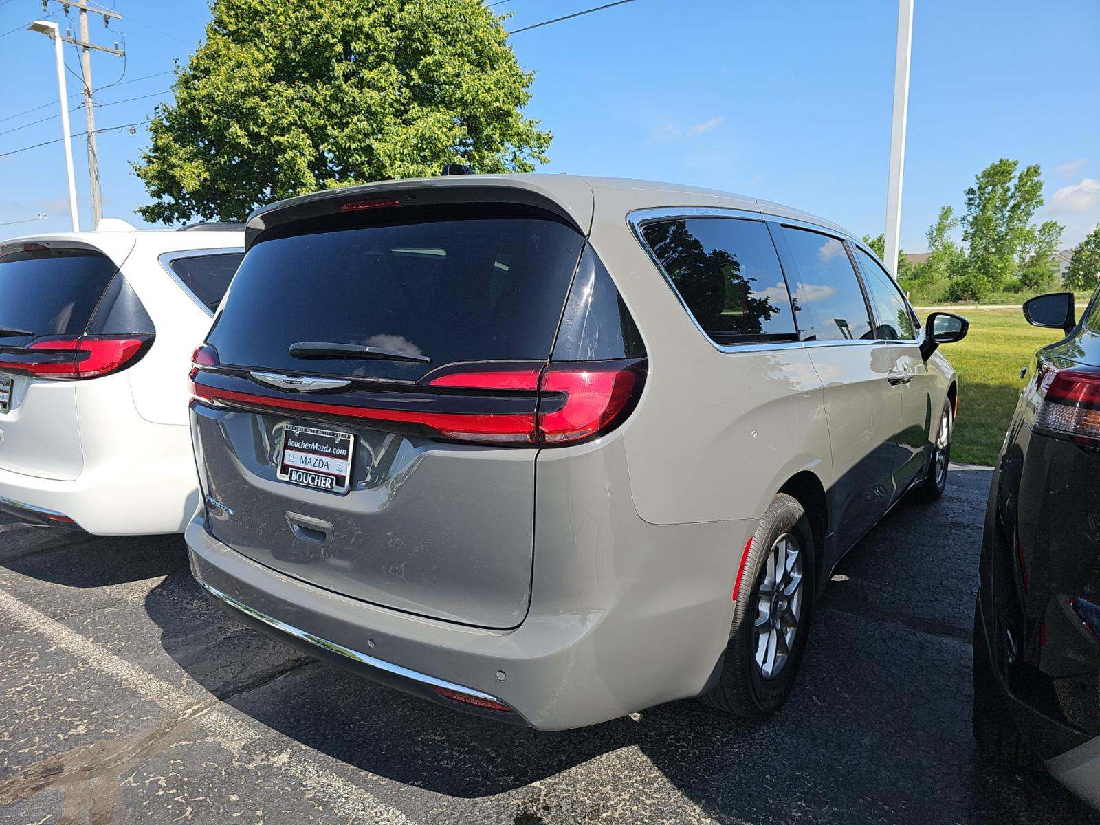 2025 Chrysler Pacifica Select FWD