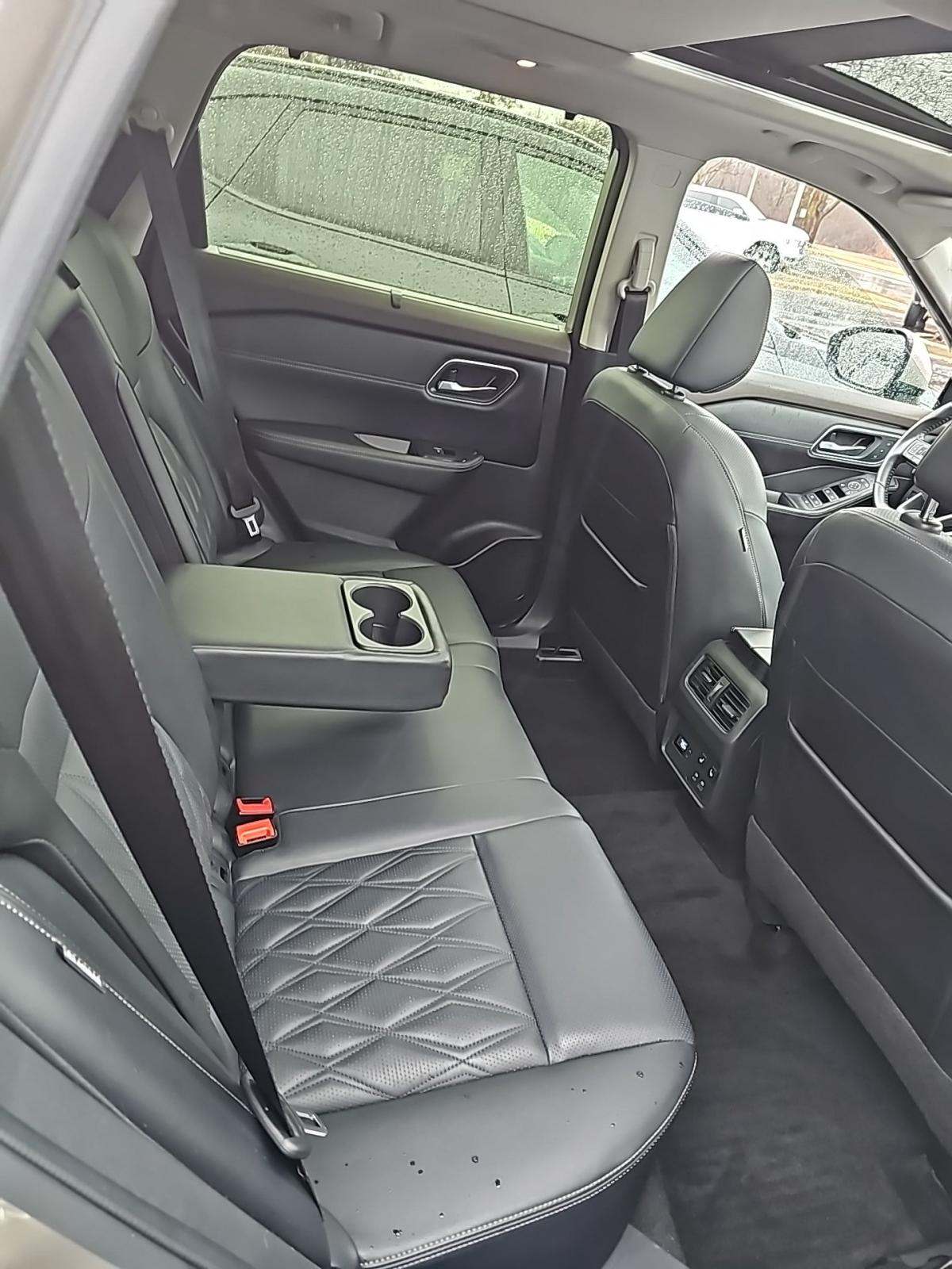 2023 Nissan Rogue Platinum AWD