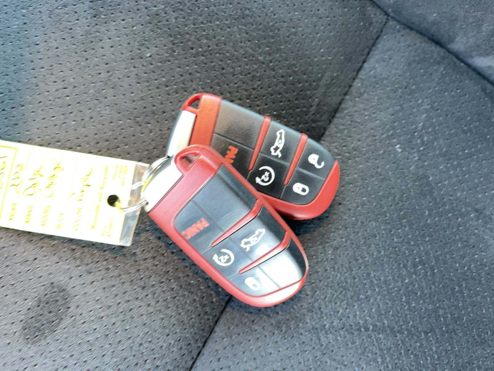 DODGE CHALLENGER - 4