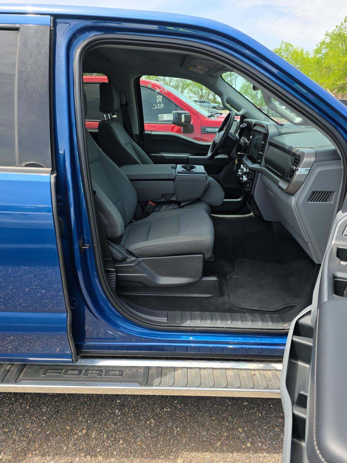 2025 Ford F-150 XLT AWD