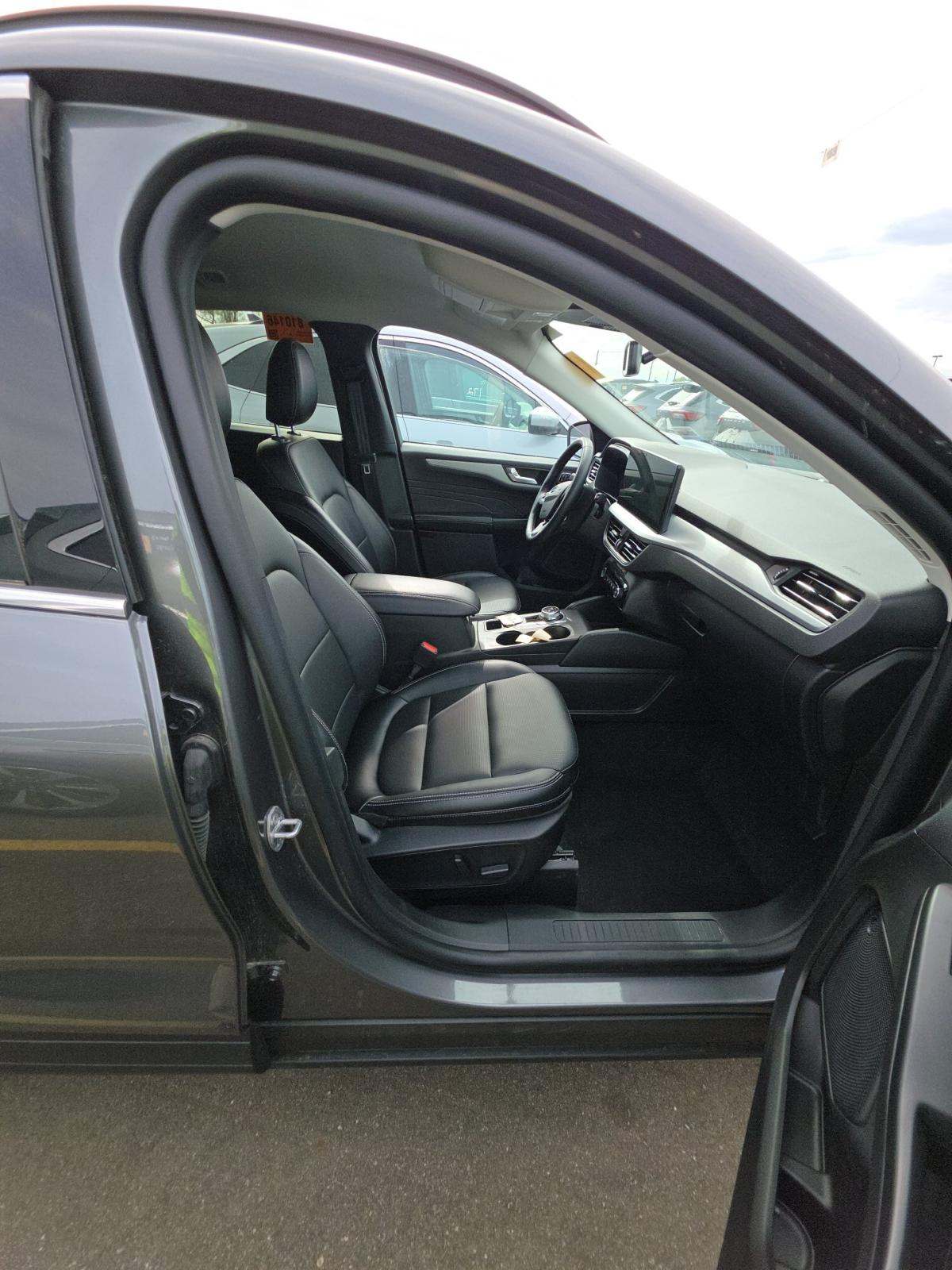 2025 Ford Escape Platinum AWD