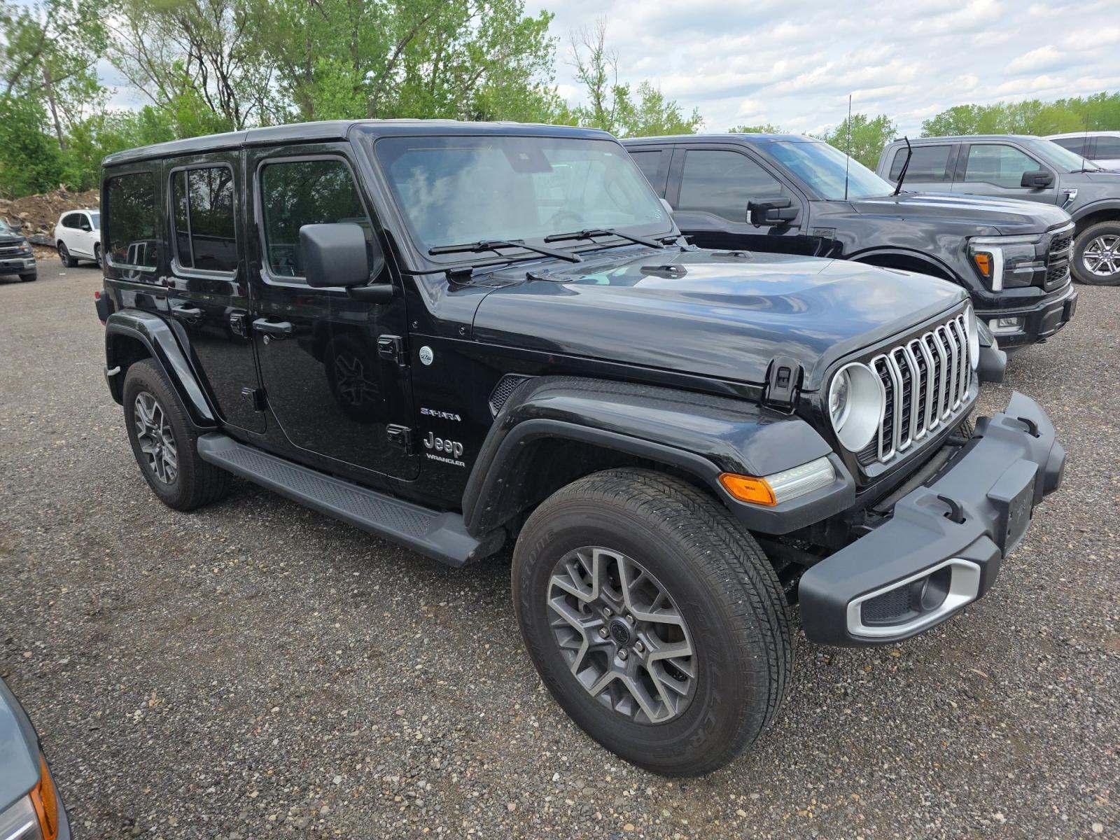 2024 Jeep Wrangler Sahara AWD