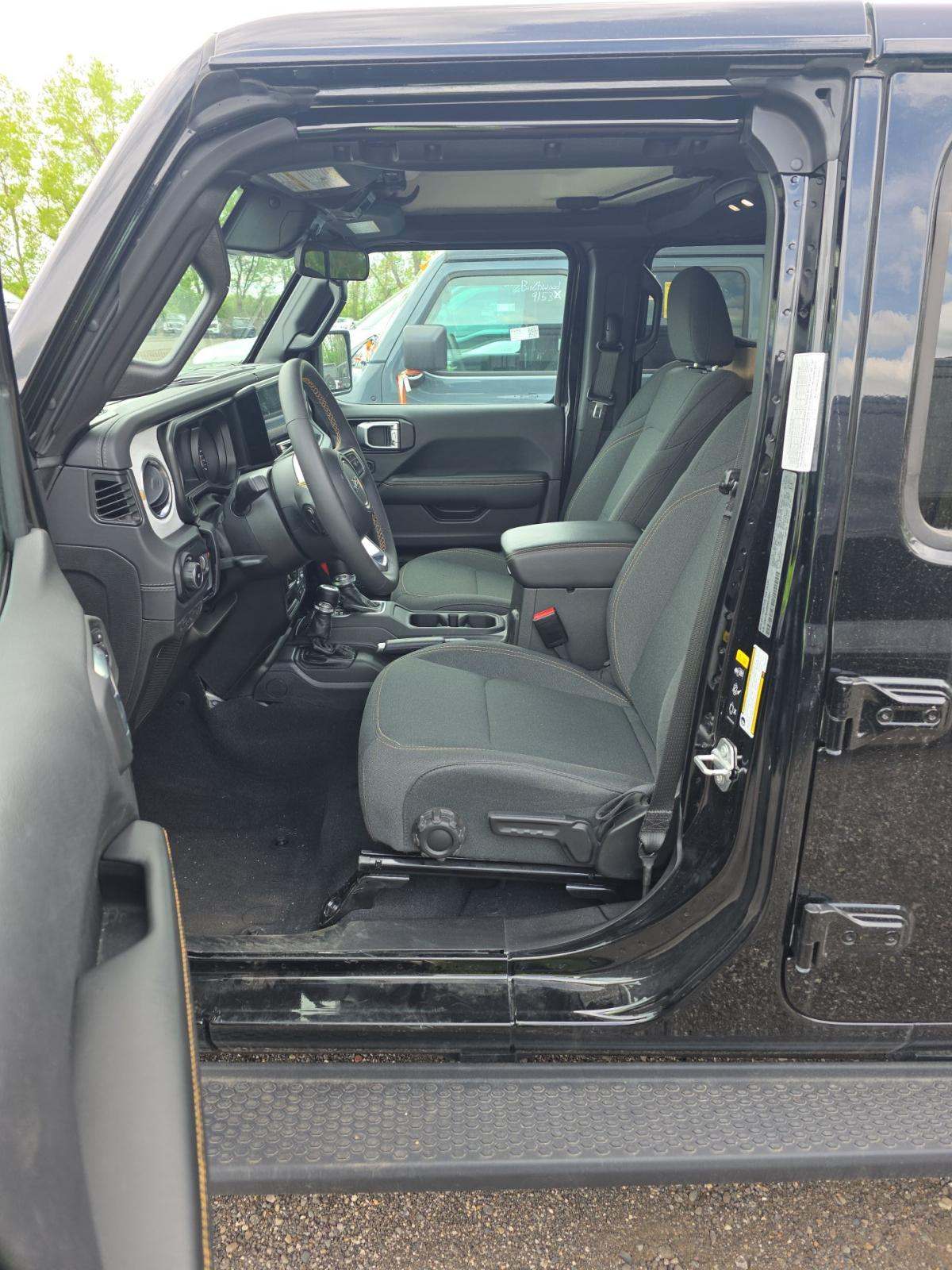 2024 Jeep Wrangler Sahara AWD