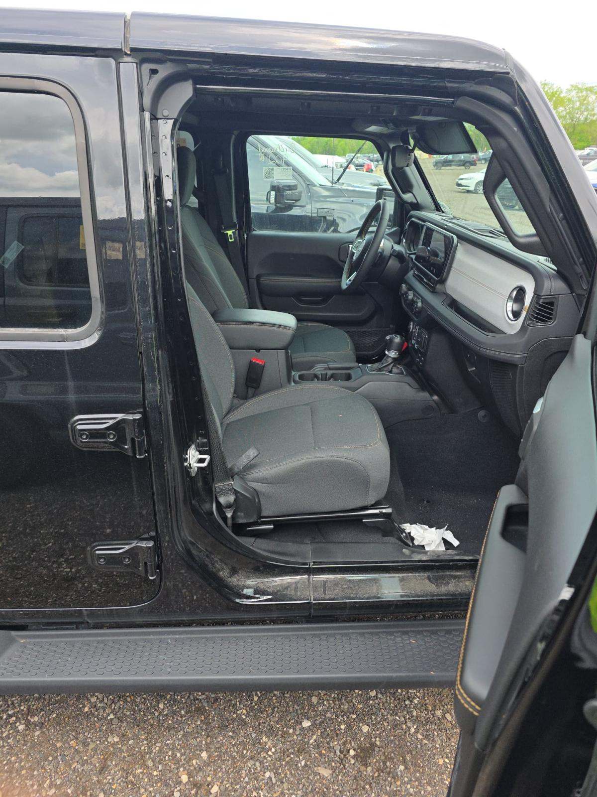 2024 Jeep Wrangler Sahara AWD