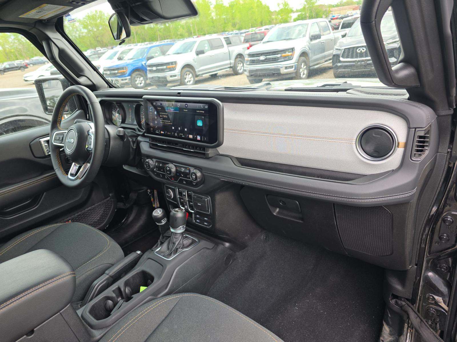 2024 Jeep Wrangler Sahara AWD