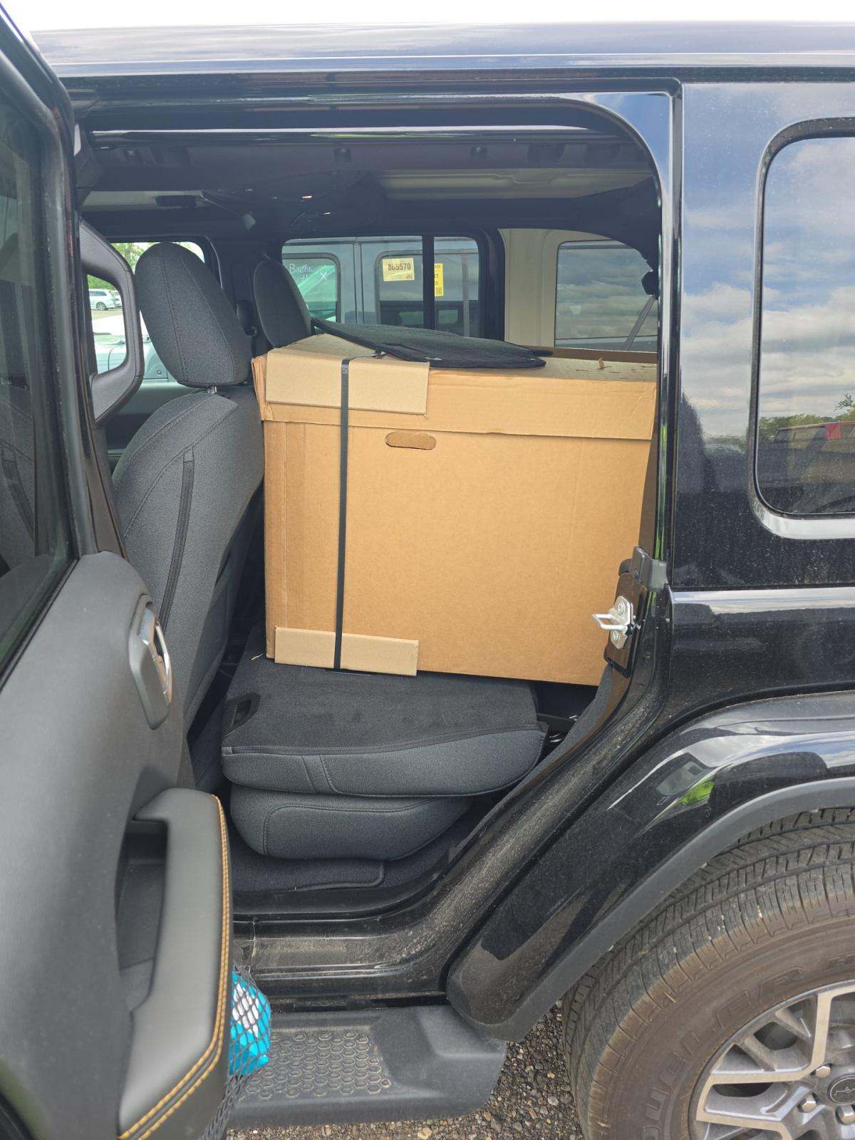 2024 Jeep Wrangler Sahara AWD