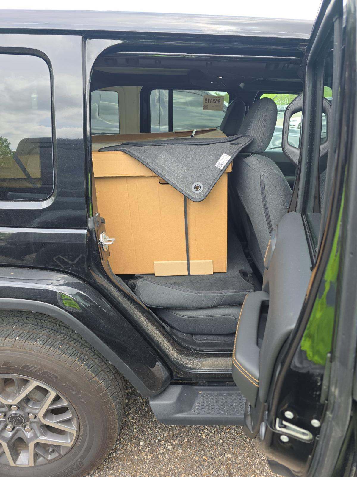 2024 Jeep Wrangler Sahara AWD