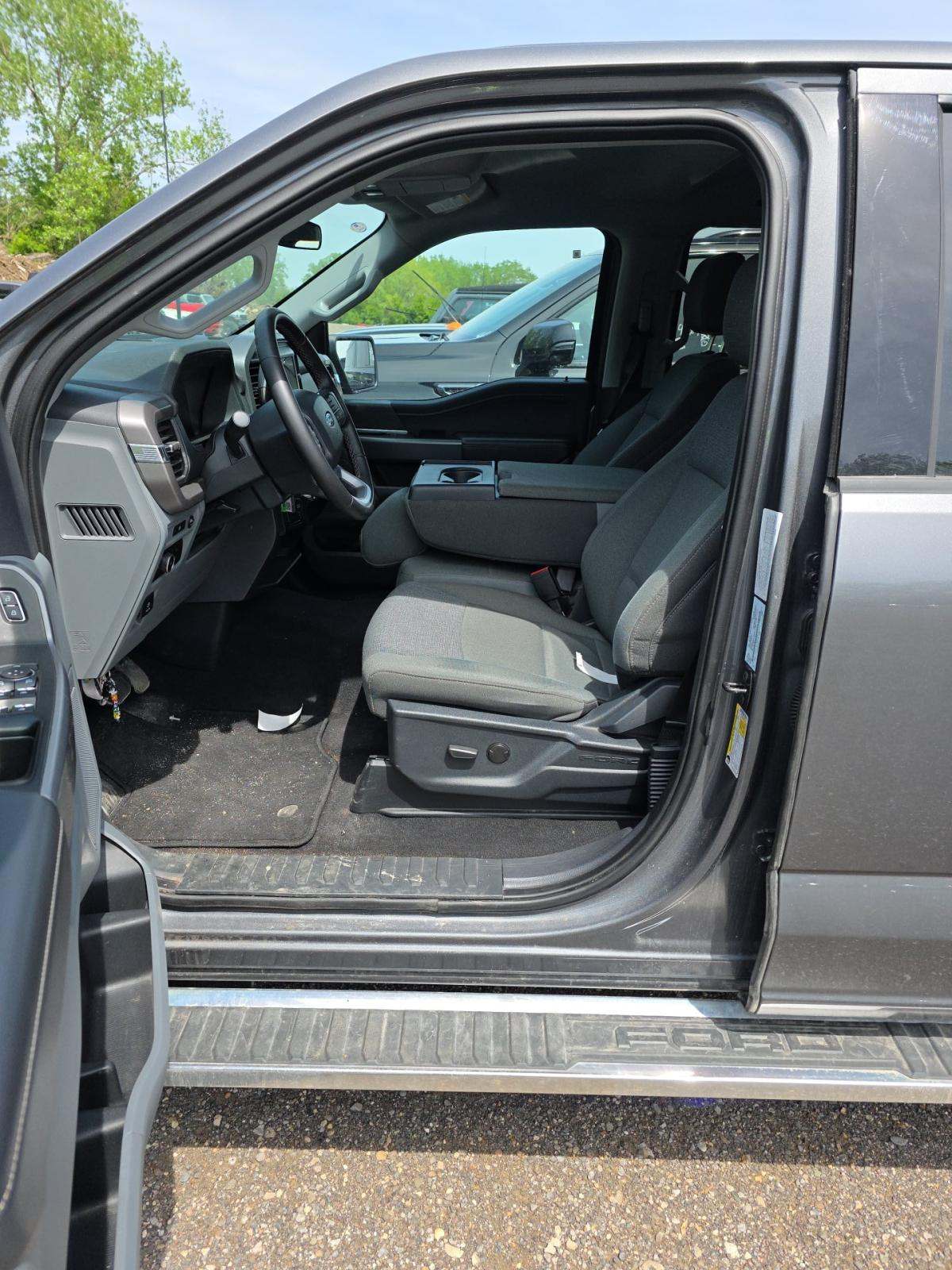 2025 Ford F-150 XLT AWD