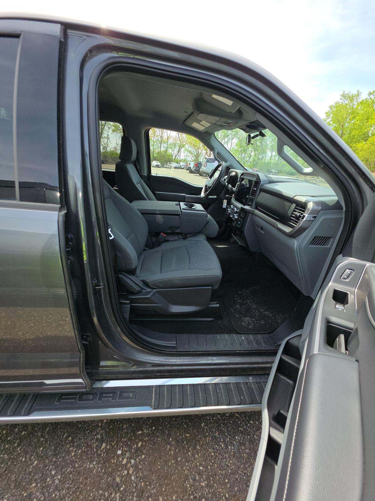 2025 Ford F-150 XLT AWD