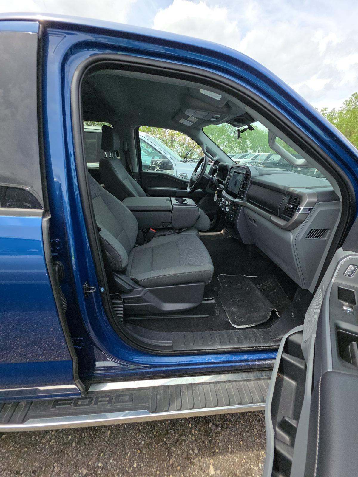 2025 Ford F-150 XLT AWD