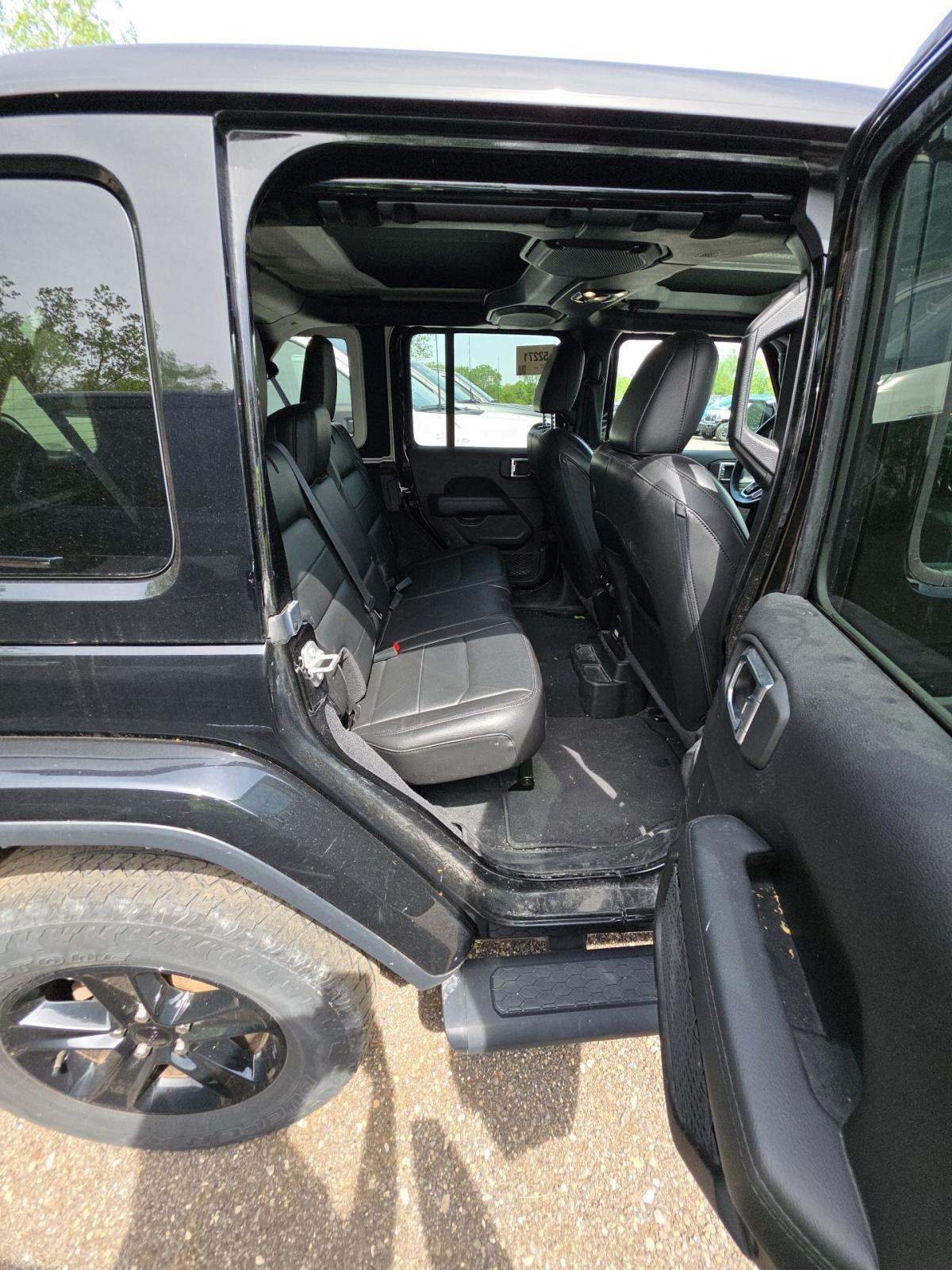 2023 Jeep Wrangler Sahara Altitude AWD
