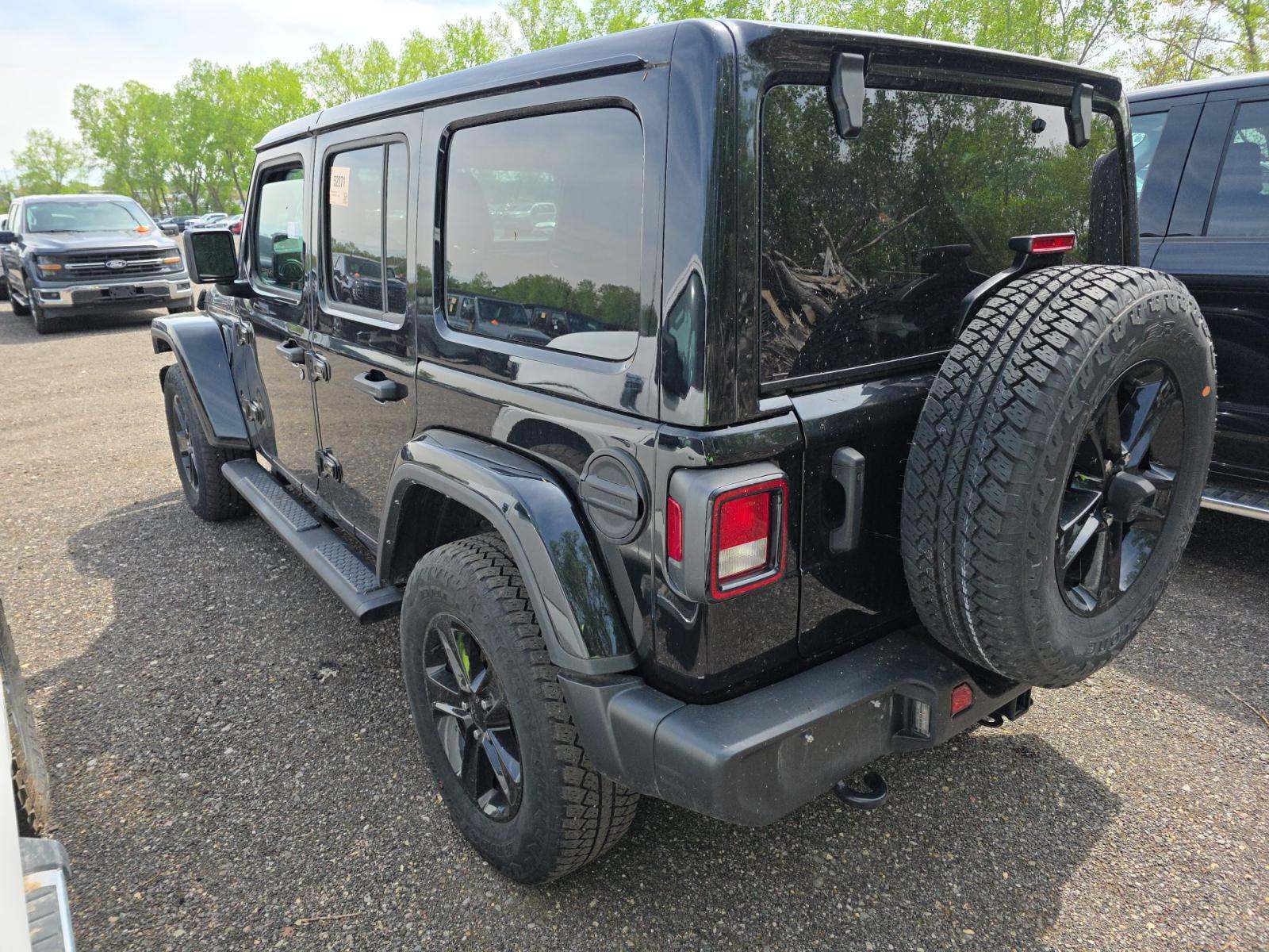 2023 Jeep Wrangler Sahara Altitude AWD