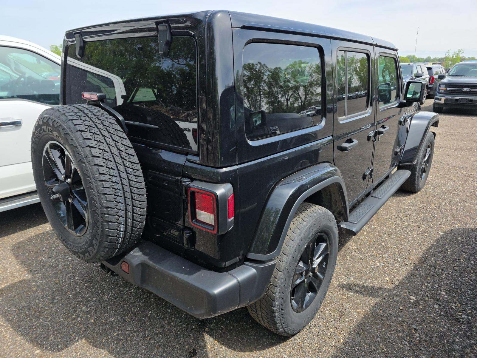 2023 Jeep Wrangler Sahara Altitude AWD