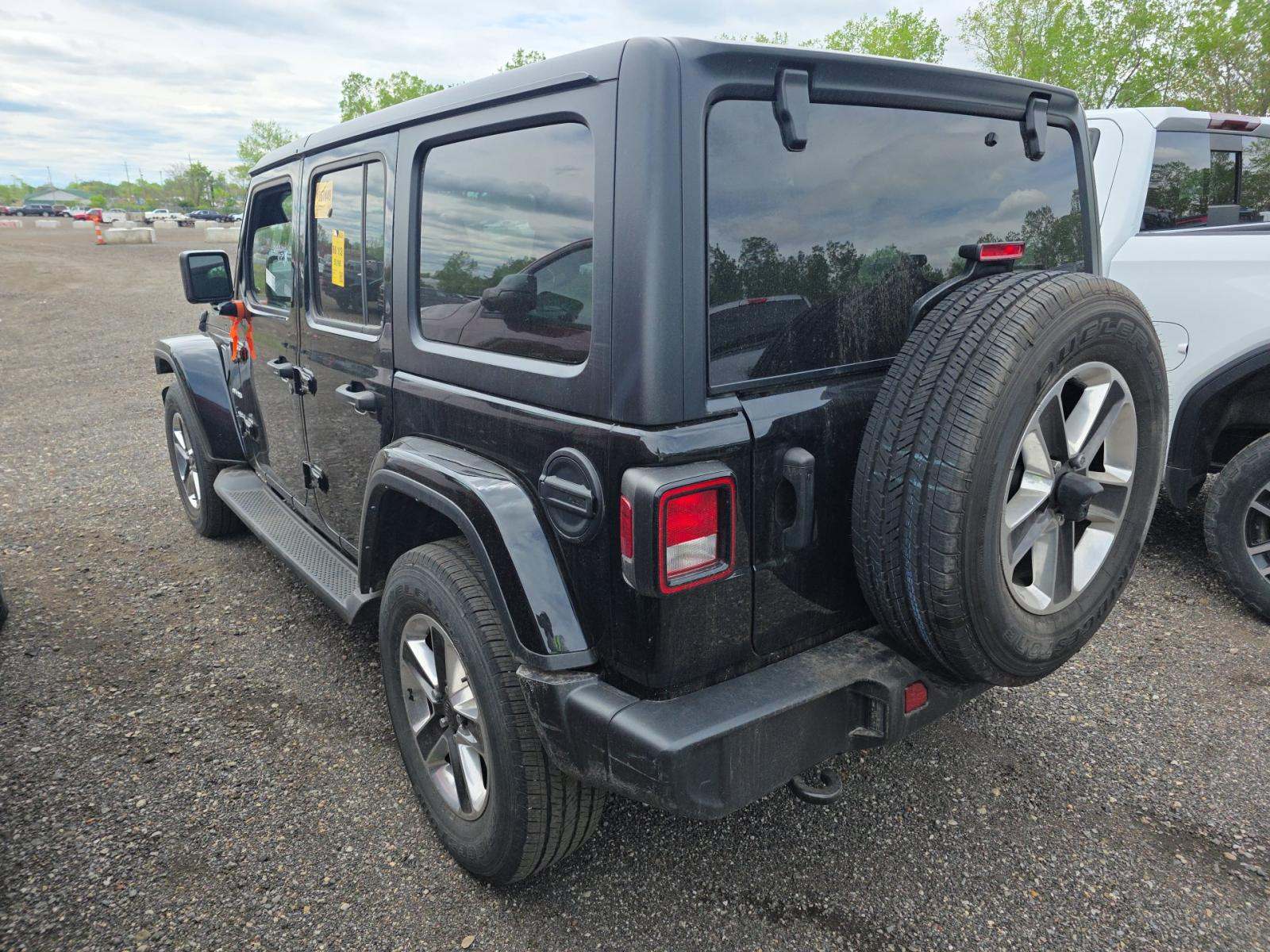 2023 Jeep Wrangler Sahara AWD