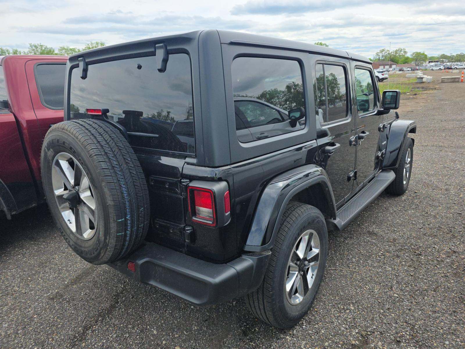 2023 Jeep Wrangler Sahara AWD