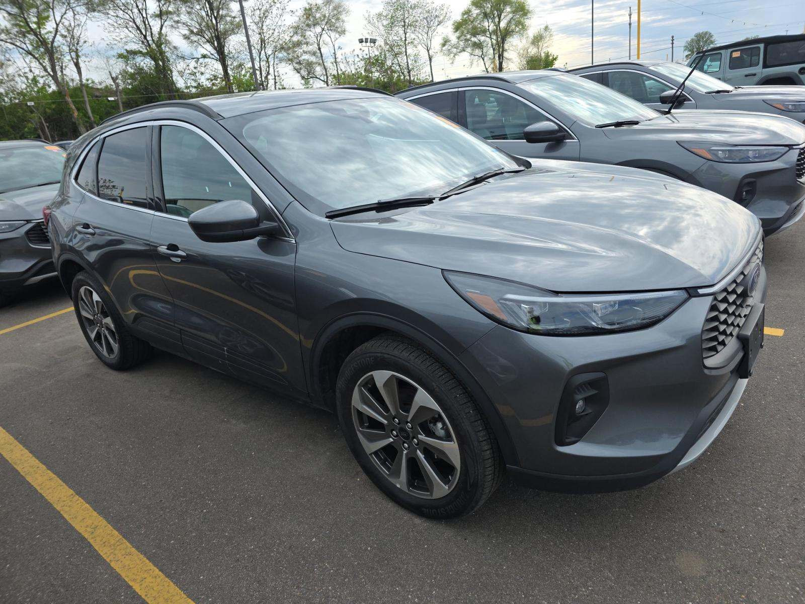 2025 Ford Escape Platinum AWD