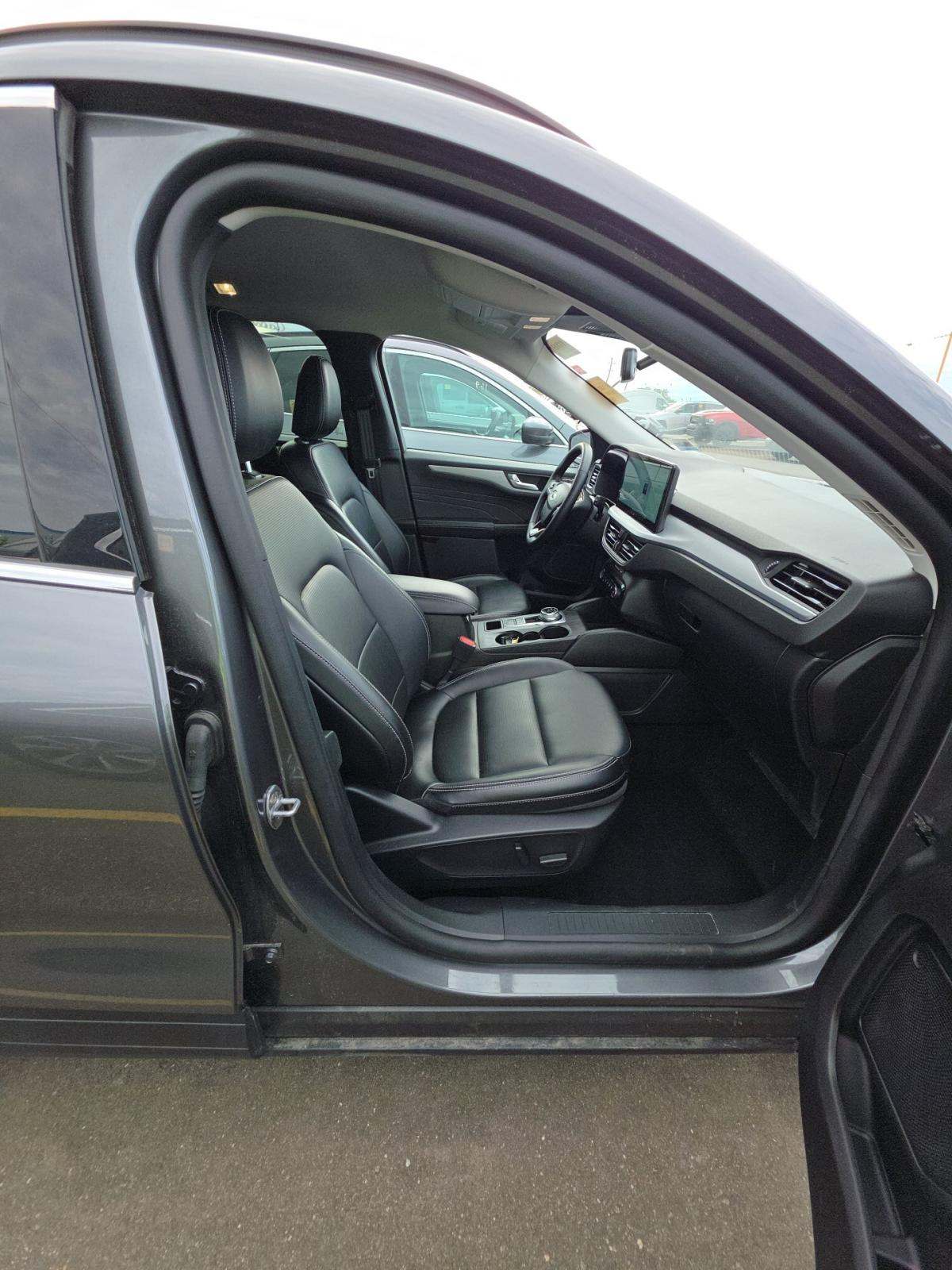 2025 Ford Escape Platinum AWD