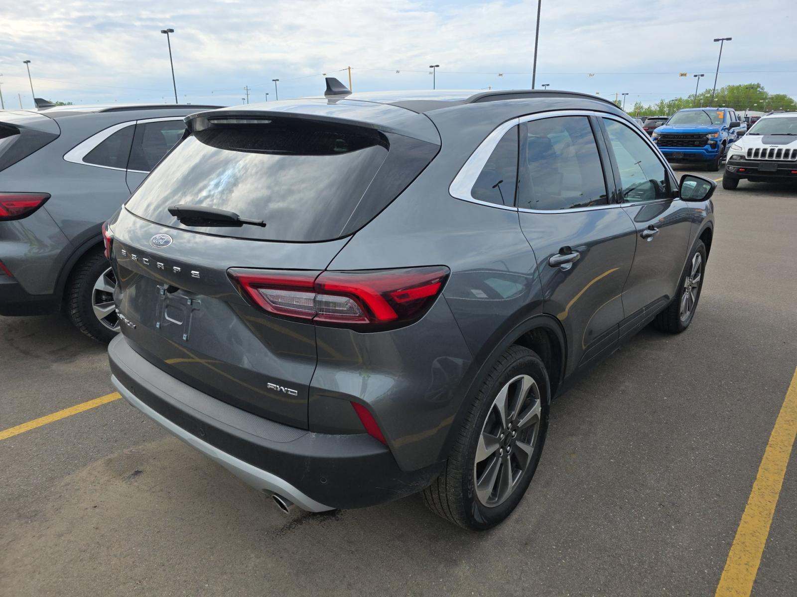 2025 Ford Escape Platinum AWD