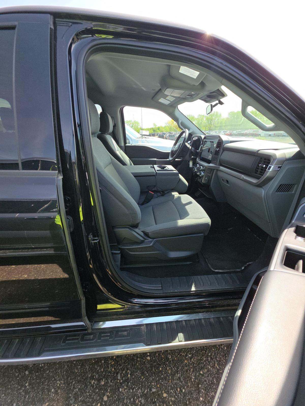 2025 Ford F-150 XLT AWD