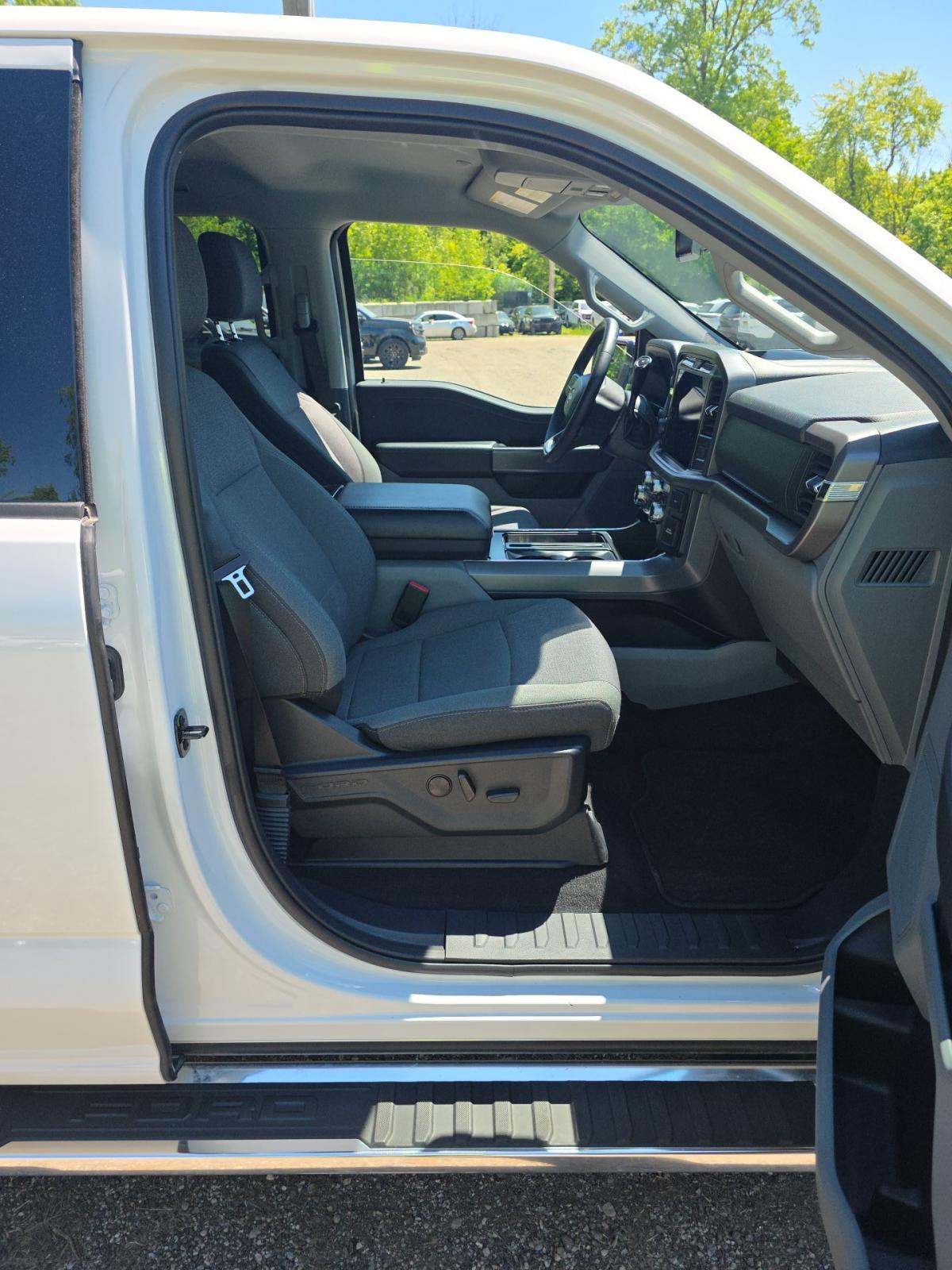 2025 Ford F-150 XLT AWD