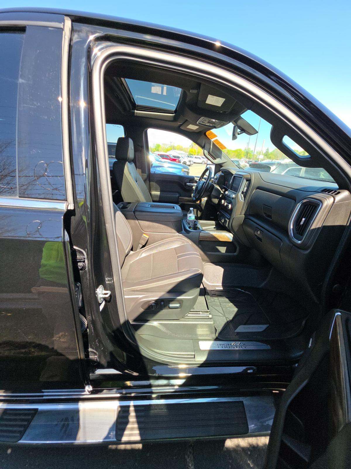 2022 Chevrolet Silverado 1500 High Country AWD