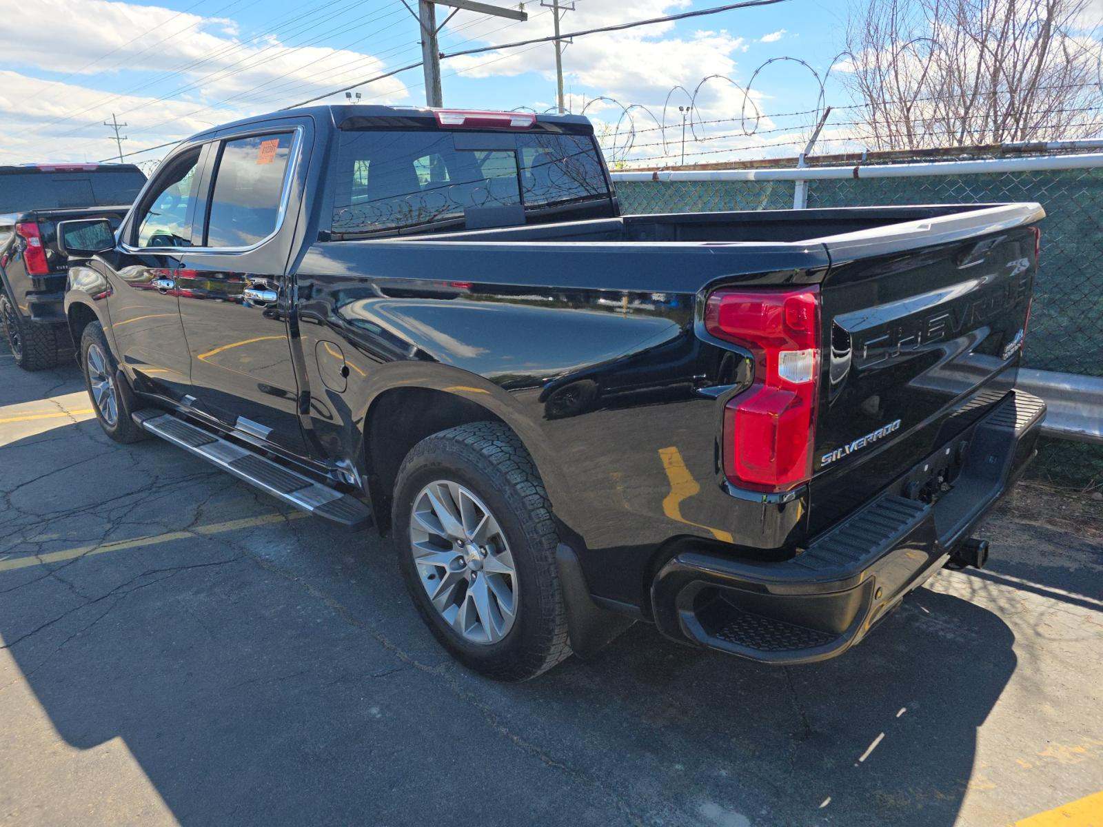 2022 Chevrolet Silverado 1500 High Country AWD