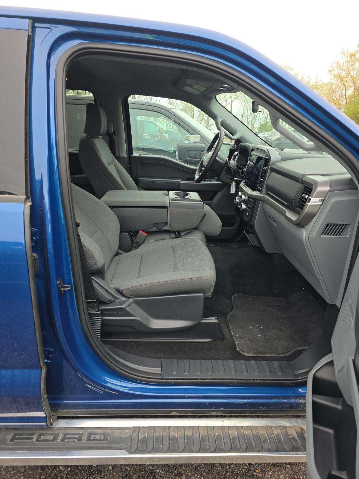 2025 Ford F-150 XLT AWD