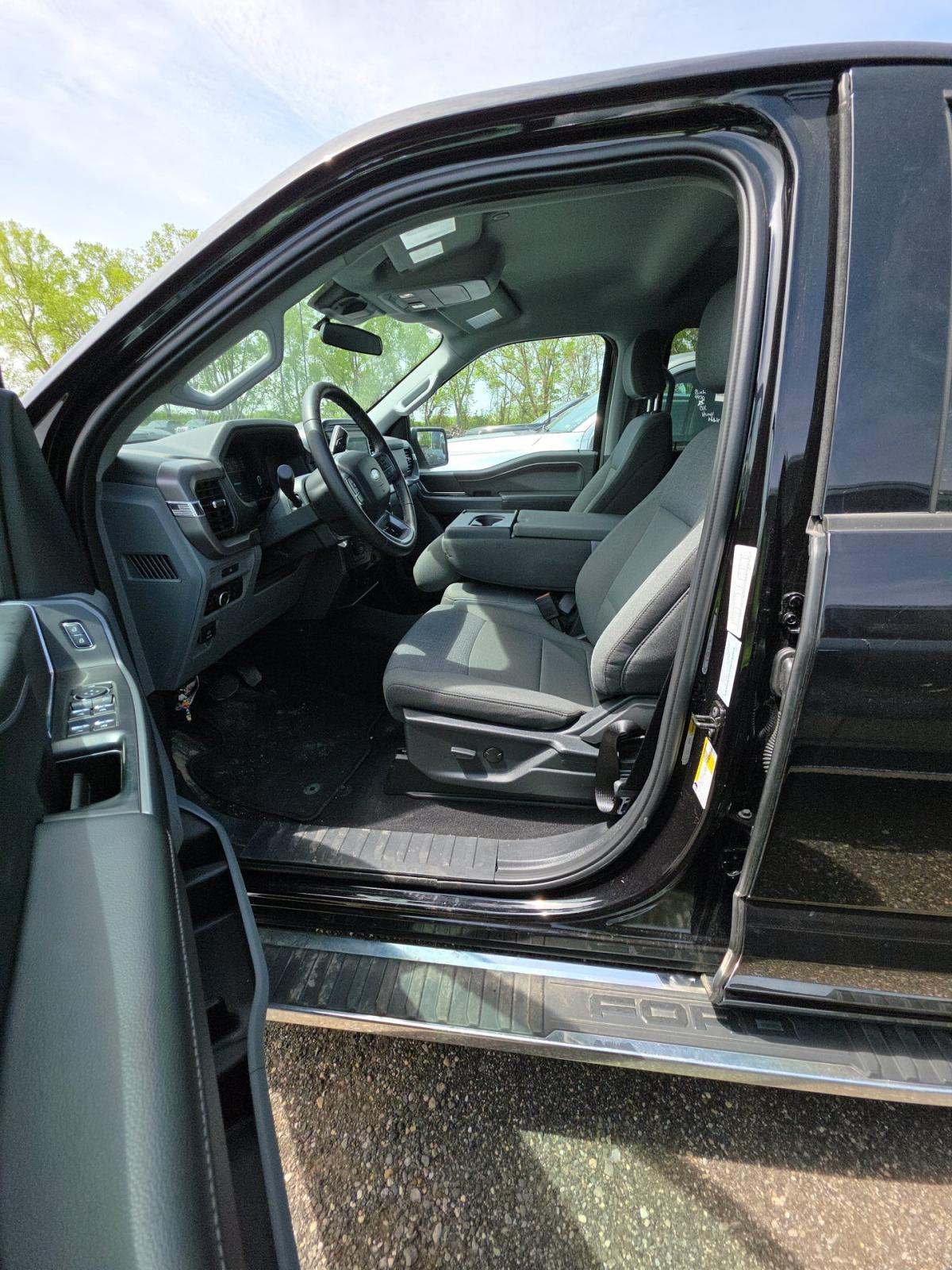 2025 Ford F-150 XLT AWD