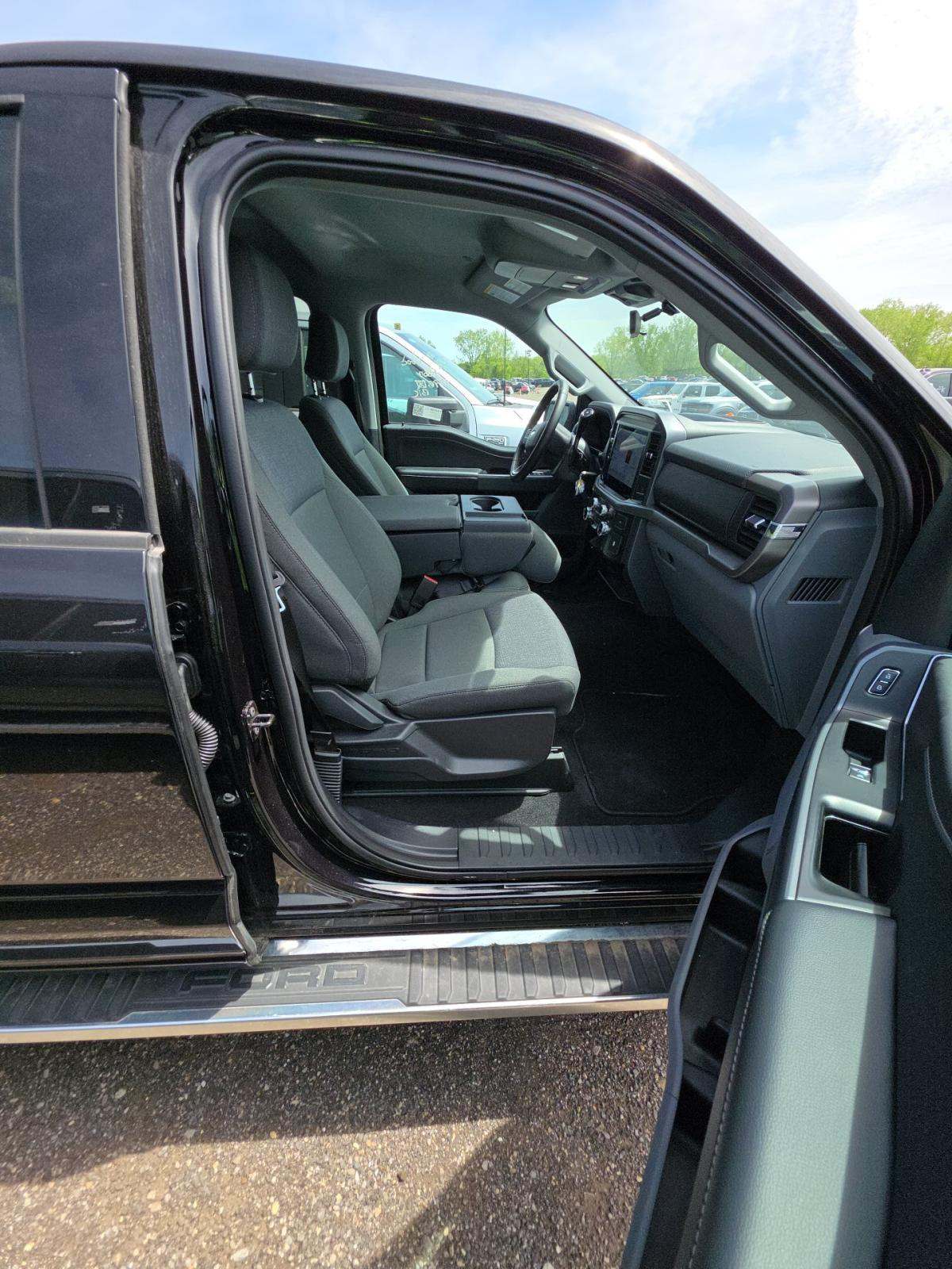 2025 Ford F-150 XLT AWD