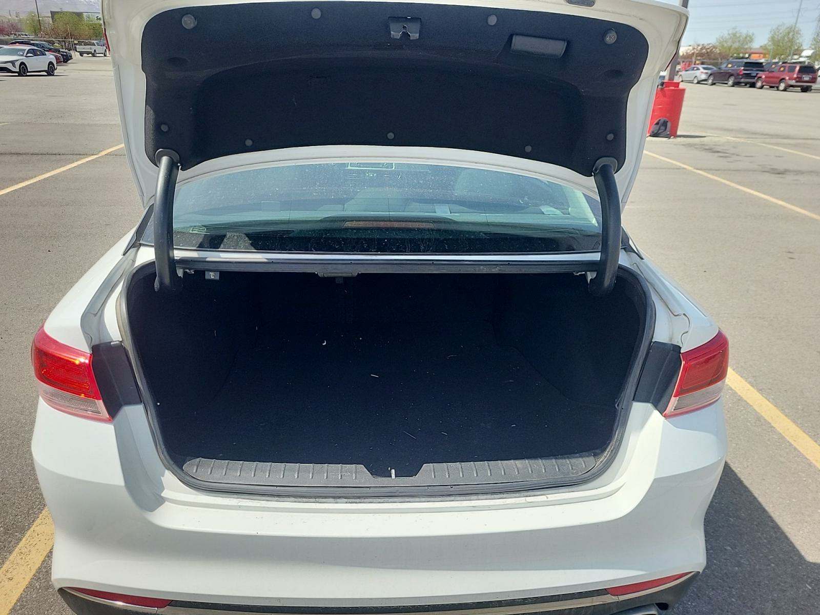 2017 Kia Optima LX FWD