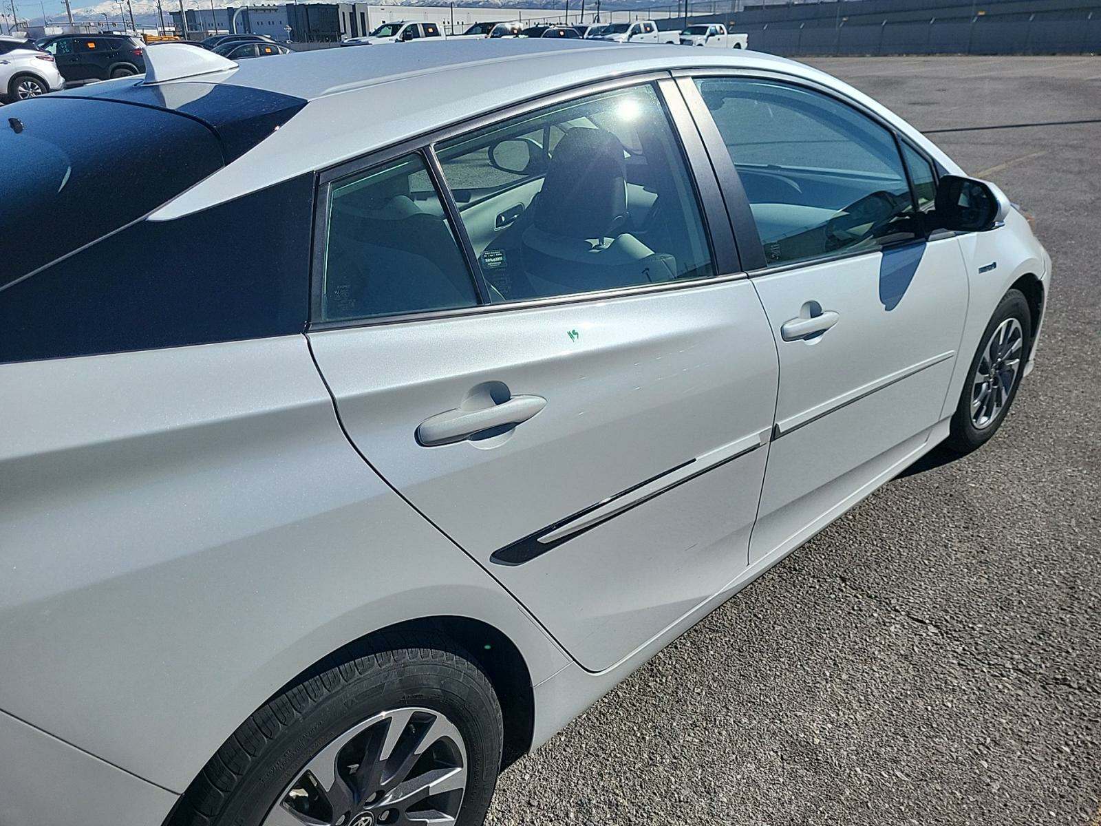 2022 Toyota Prius Limited FWD