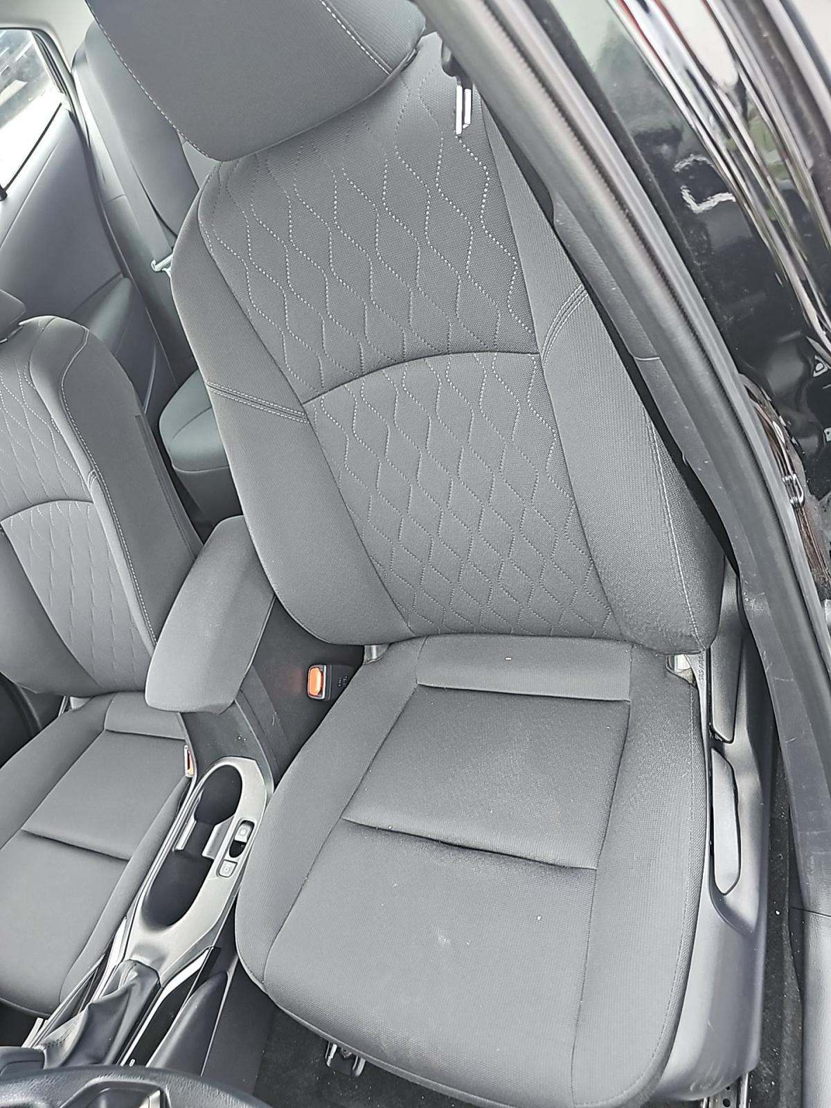 2025 Toyota Corolla LE FWD