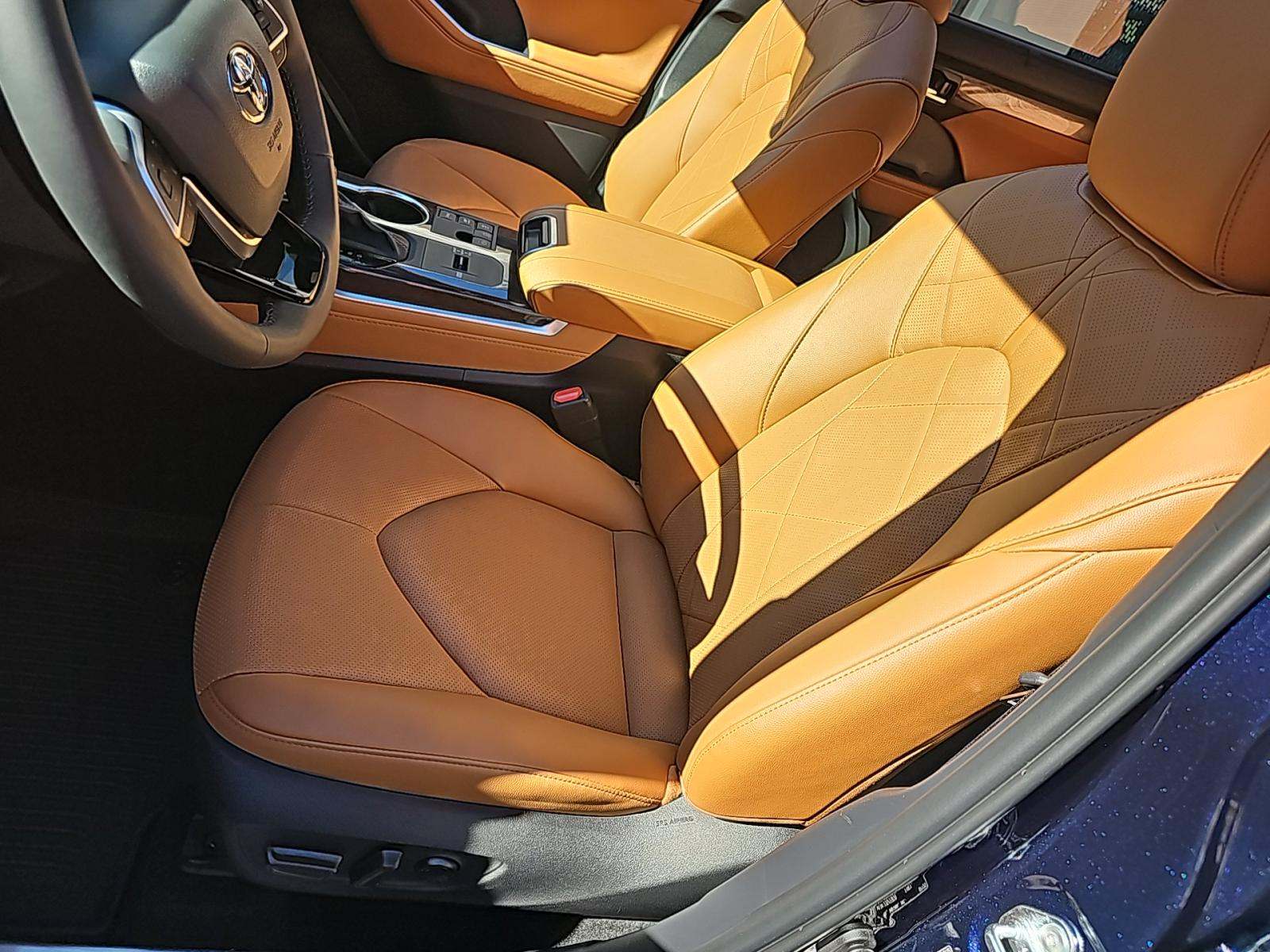 2025 Toyota Highlander Hybrid Platinum AWD