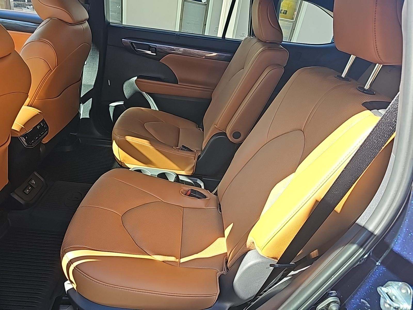 2025 Toyota Highlander Hybrid Platinum AWD