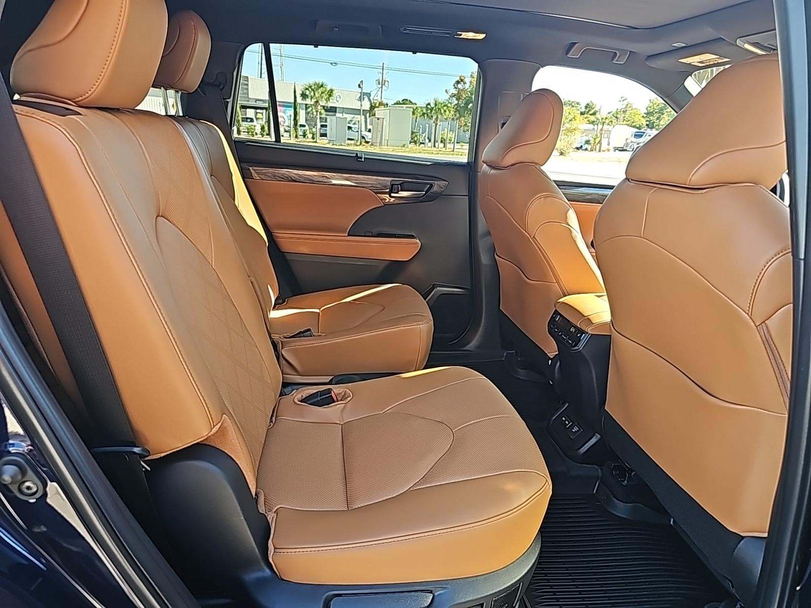 2025 Toyota Highlander Hybrid Platinum AWD